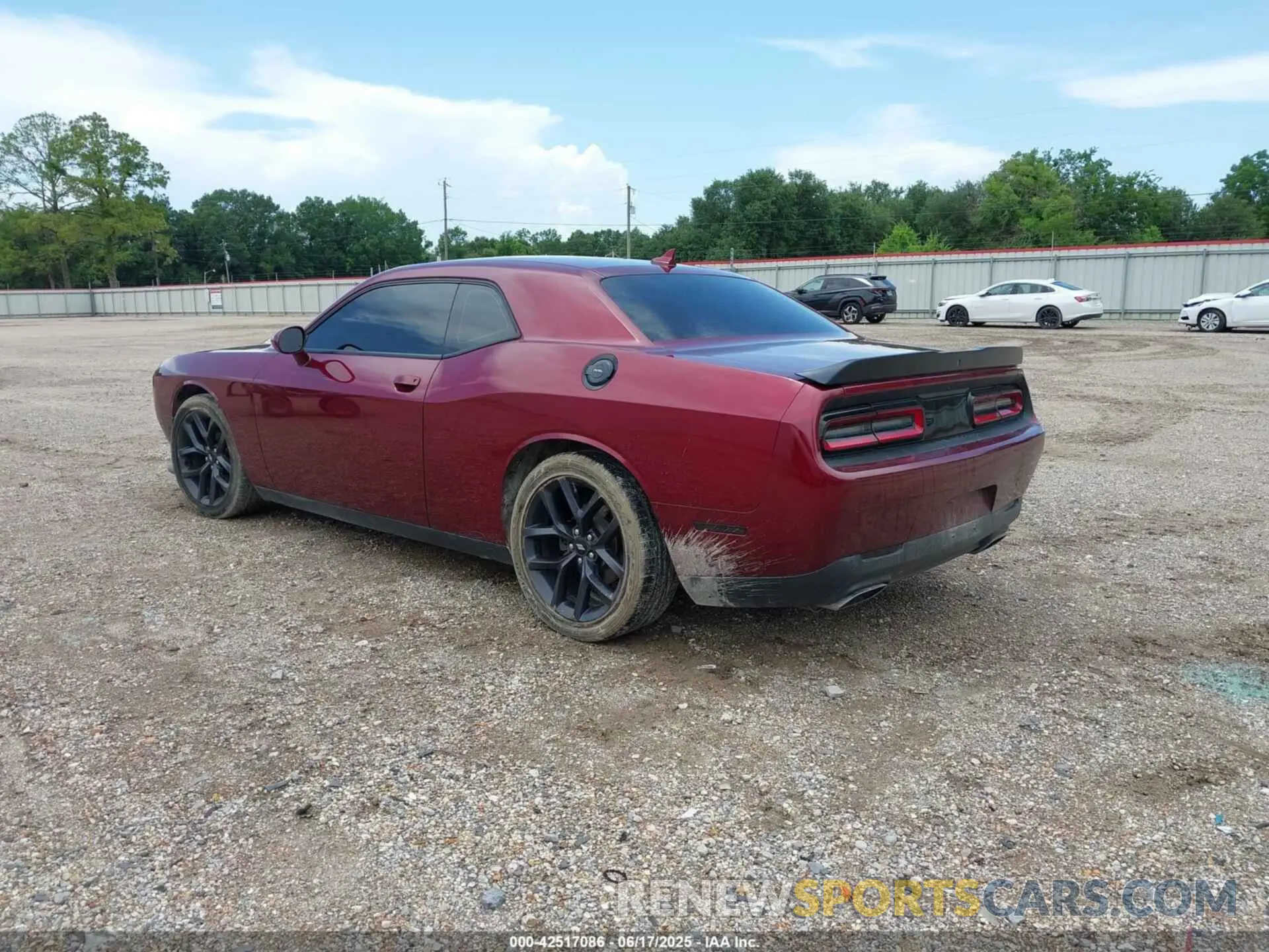 3 Photograph of a damaged car 2C3CDZBT5KH724184 DODGE CHALLENGER 2019