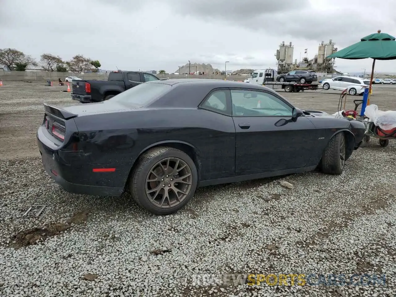 3 Photograph of a damaged car 2C3CDZBT6KH512331 DODGE CHALLENGER 2019