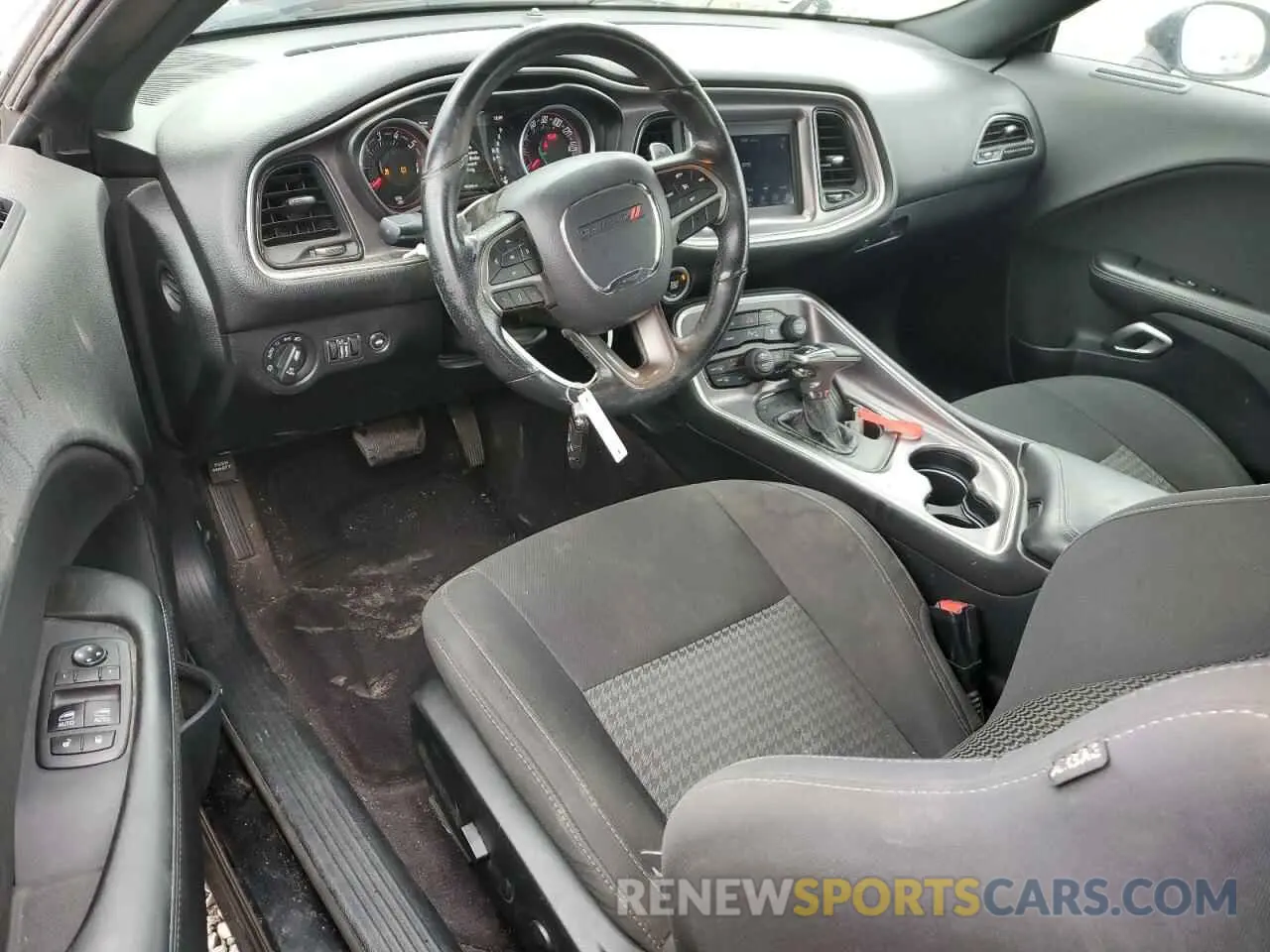8 Photograph of a damaged car 2C3CDZBT6KH512331 DODGE CHALLENGER 2019