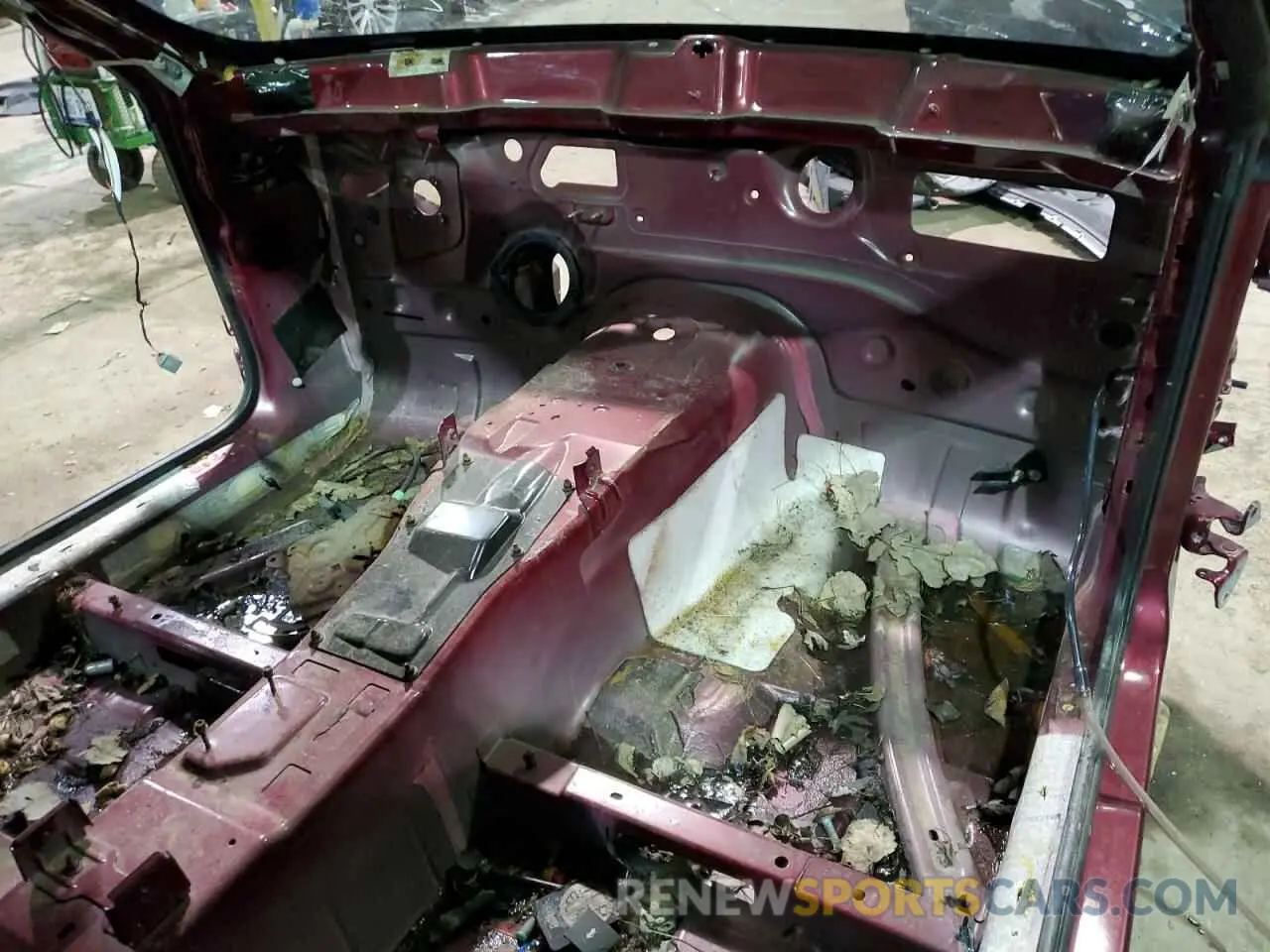 8 Photograph of a damaged car 2C3CDZBT6KH629357 DODGE CHALLENGER 2019