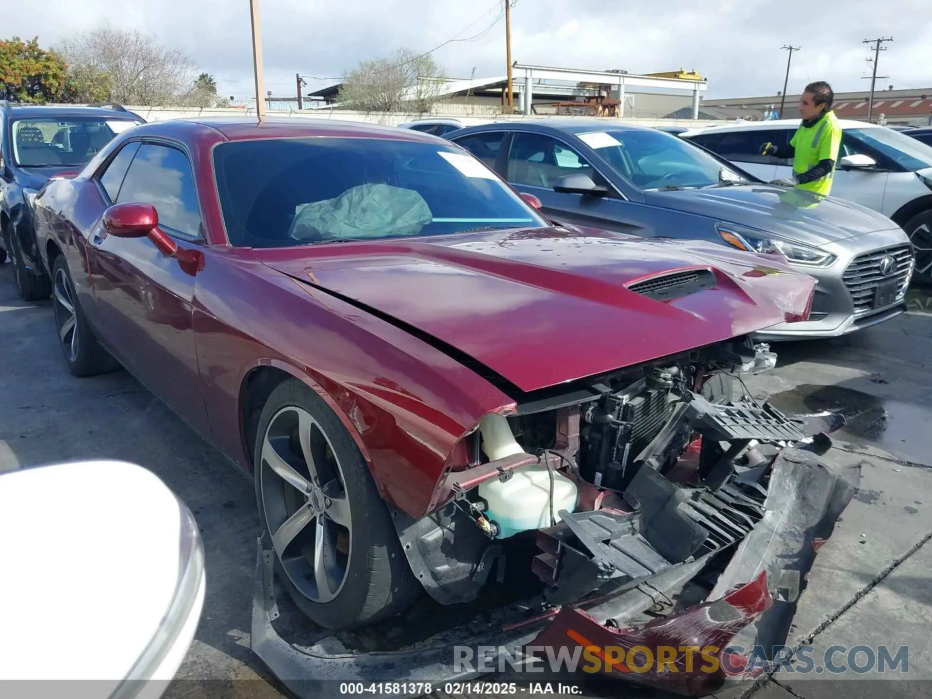 1 Photograph of a damaged car 2C3CDZBT6KH660527 DODGE CHALLENGER 2019