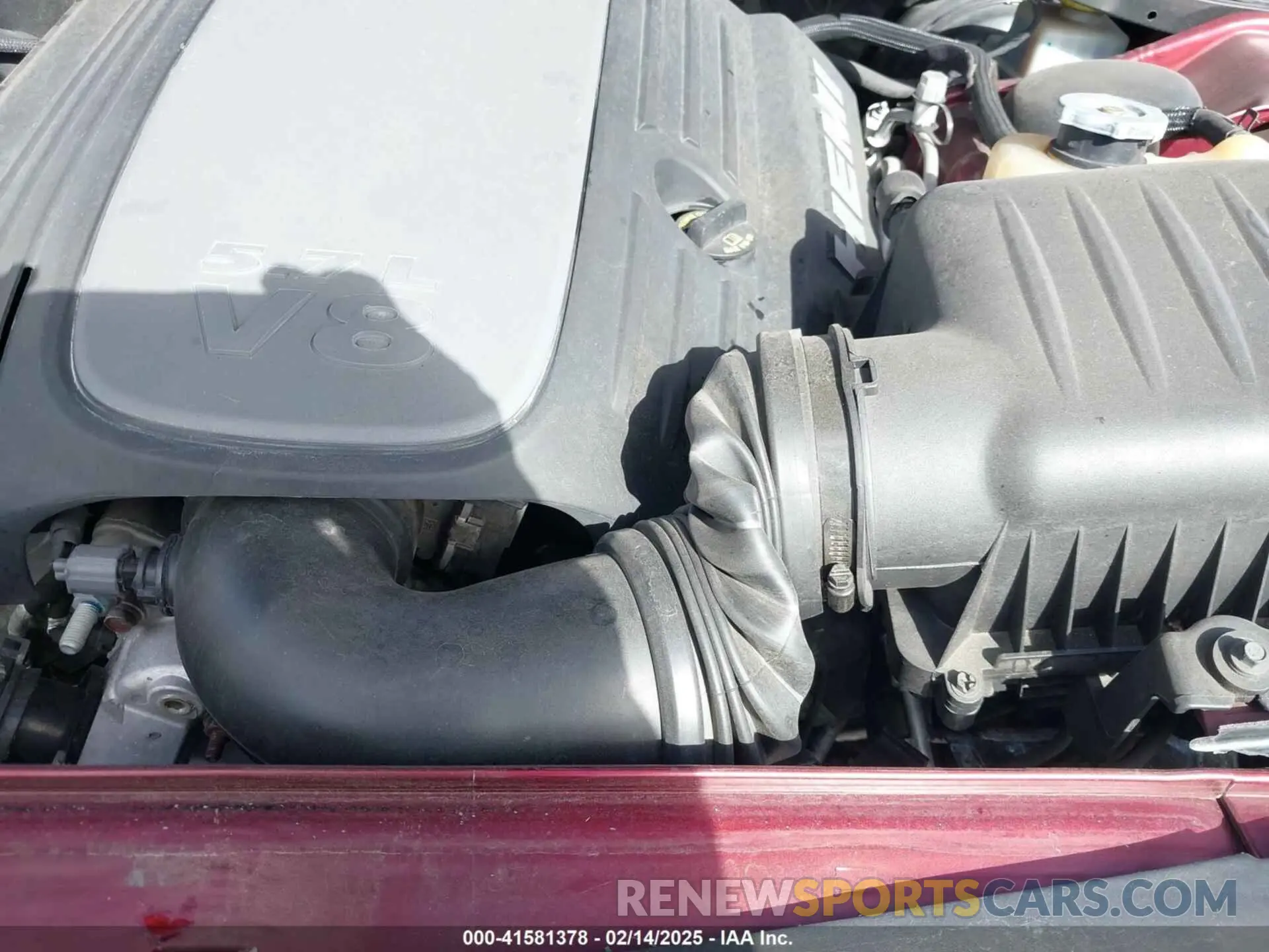 19 Photograph of a damaged car 2C3CDZBT6KH660527 DODGE CHALLENGER 2019