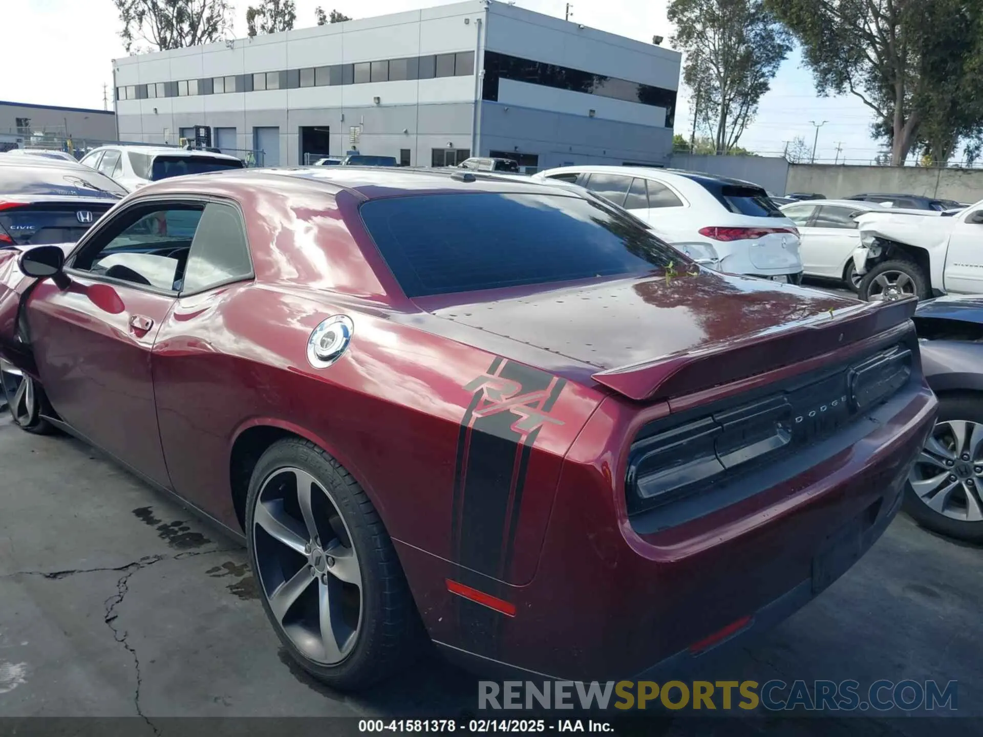 3 Photograph of a damaged car 2C3CDZBT6KH660527 DODGE CHALLENGER 2019