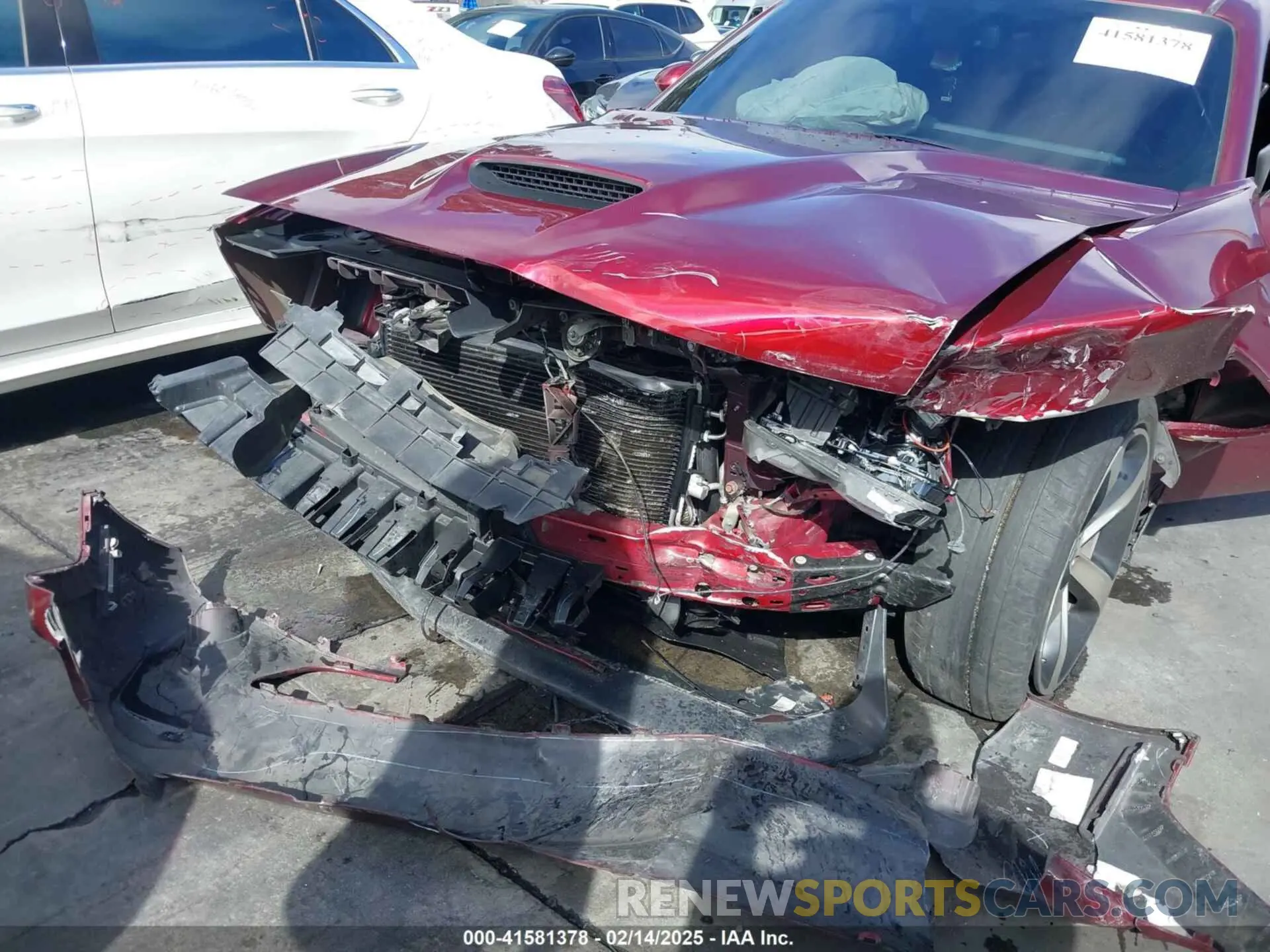 6 Photograph of a damaged car 2C3CDZBT6KH660527 DODGE CHALLENGER 2019