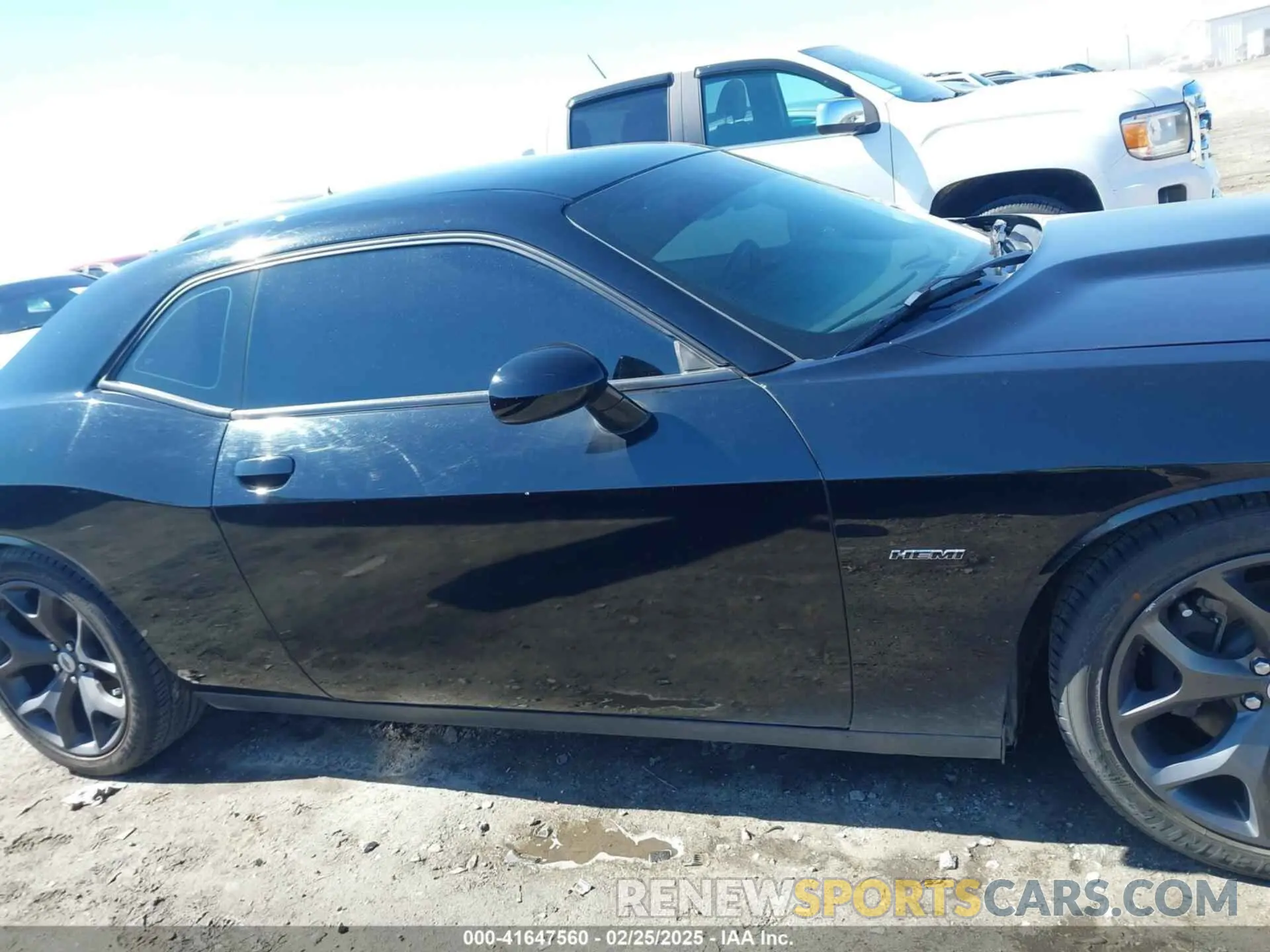 14 Photograph of a damaged car 2C3CDZBT7KH583408 DODGE CHALLENGER 2019