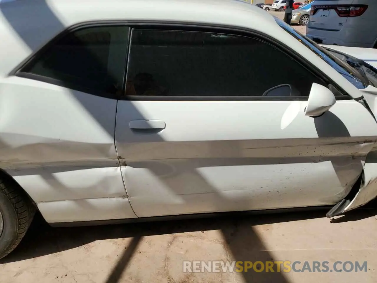 10 Photograph of a damaged car 2C3CDZBT7KH583537 DODGE CHALLENGER 2019