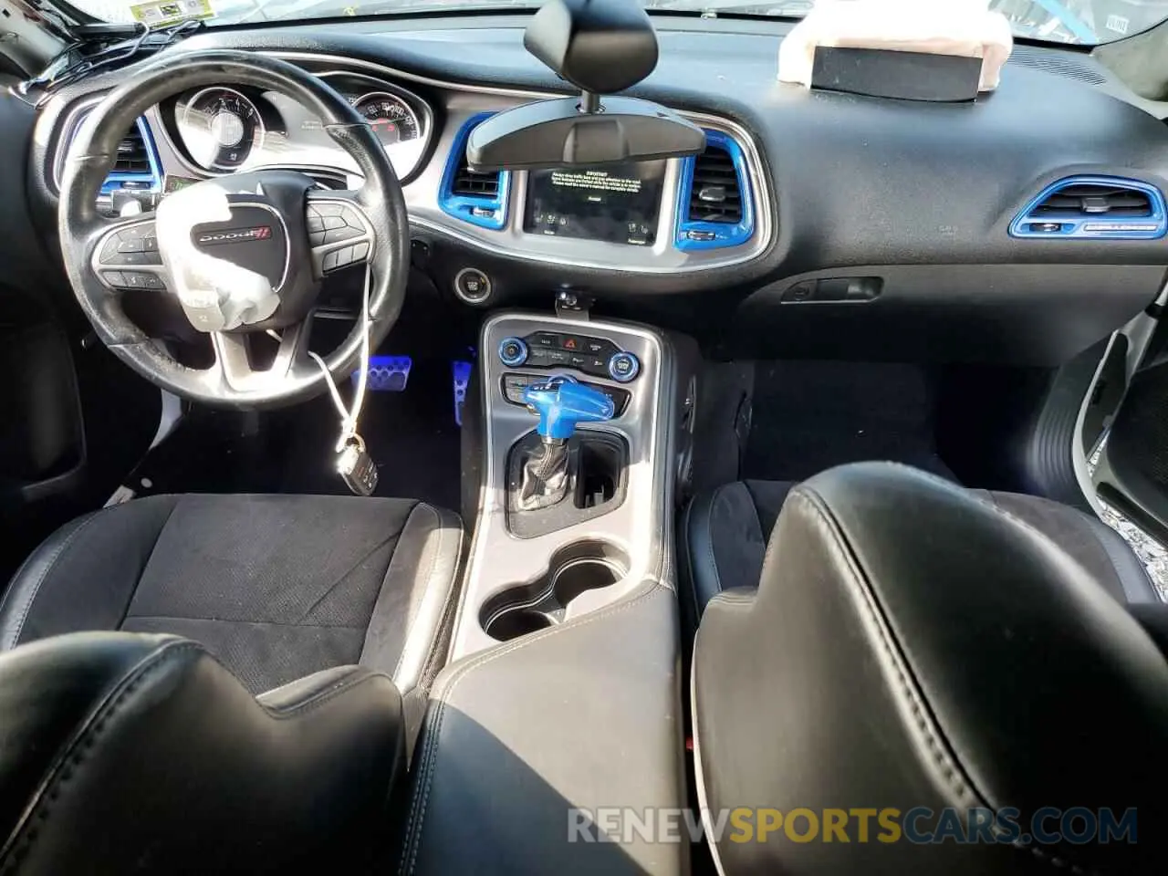 8 Photograph of a damaged car 2C3CDZBT7KH591282 DODGE CHALLENGER 2019