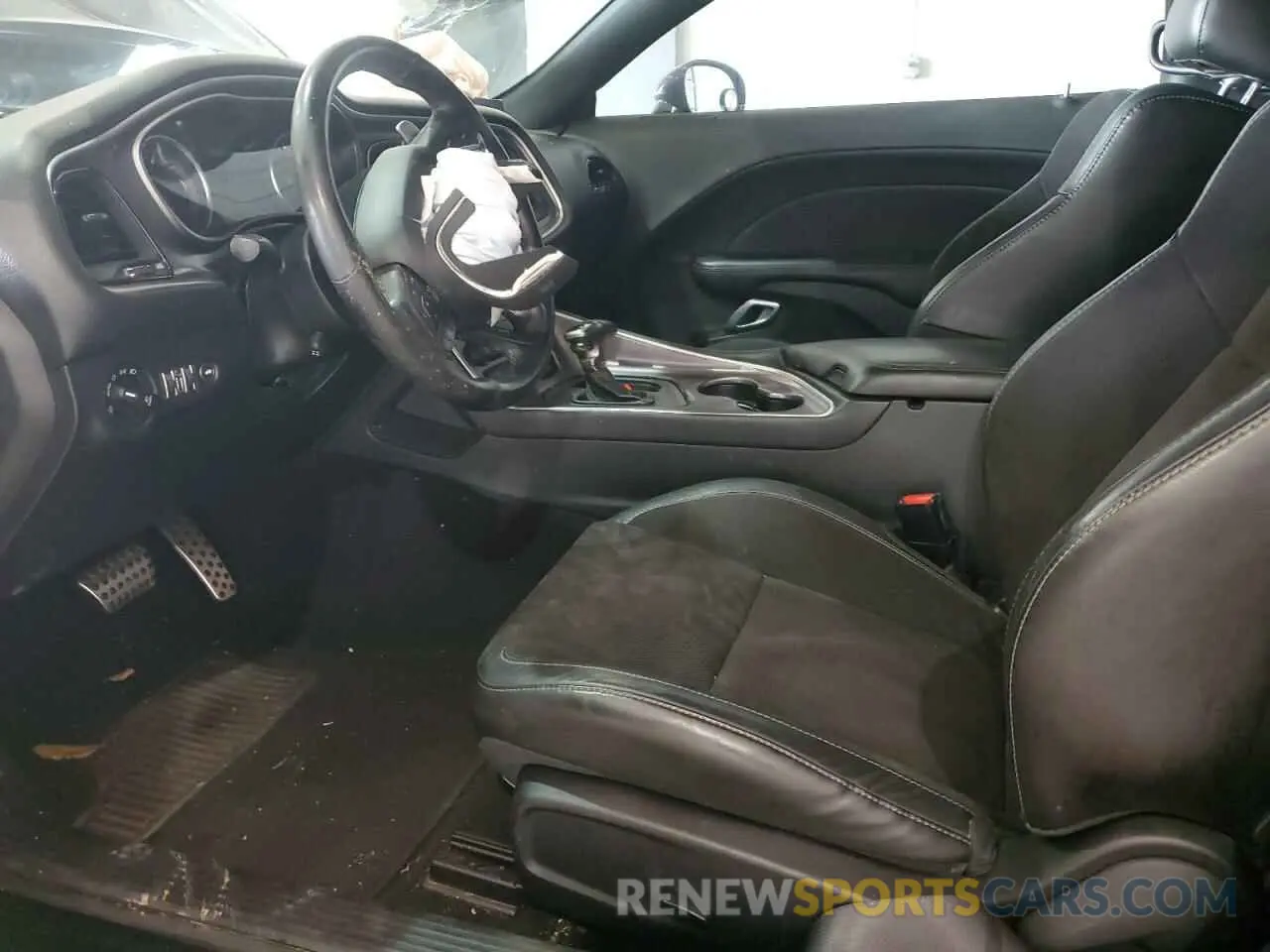 7 Photograph of a damaged car 2C3CDZBT7KH602622 DODGE CHALLENGER 2019