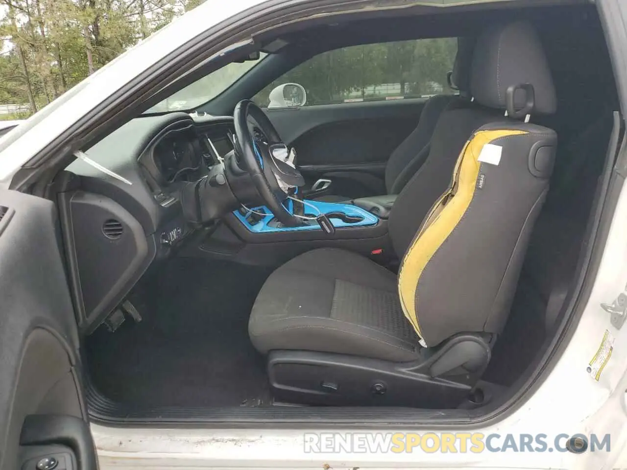 7 Photograph of a damaged car 2C3CDZBT7KH606198 DODGE CHALLENGER 2019