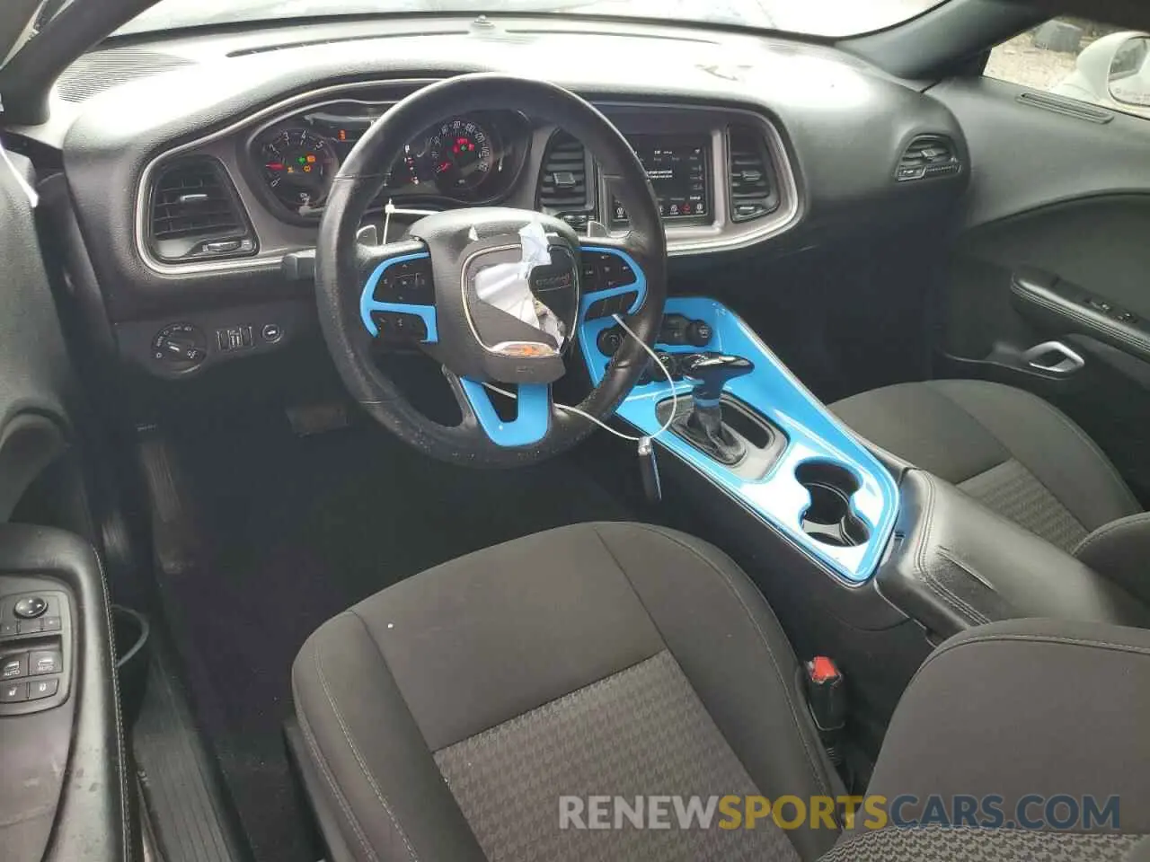 8 Photograph of a damaged car 2C3CDZBT7KH606198 DODGE CHALLENGER 2019