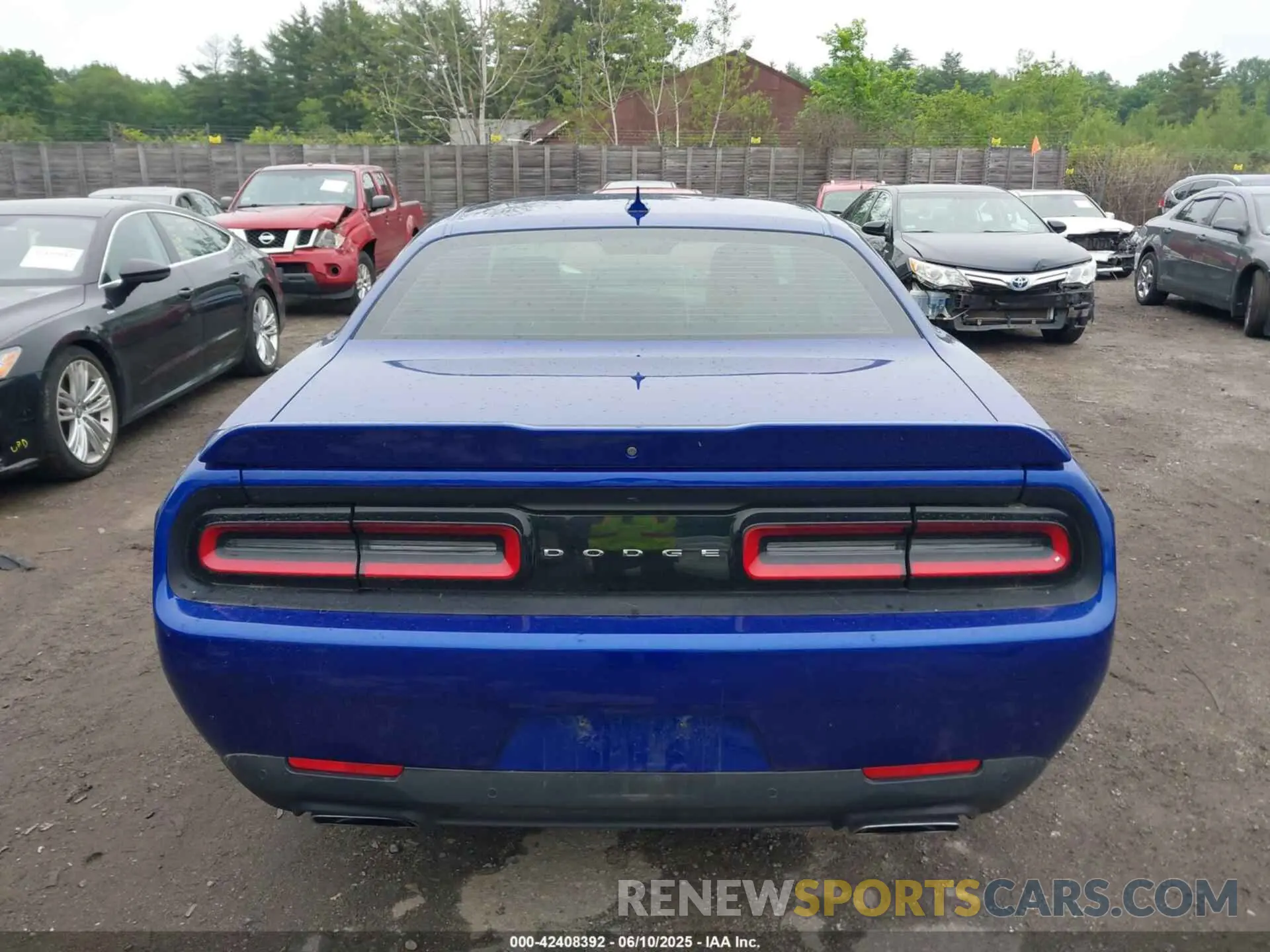 17 Photograph of a damaged car 2C3CDZBT7KH751984 DODGE CHALLENGER 2019