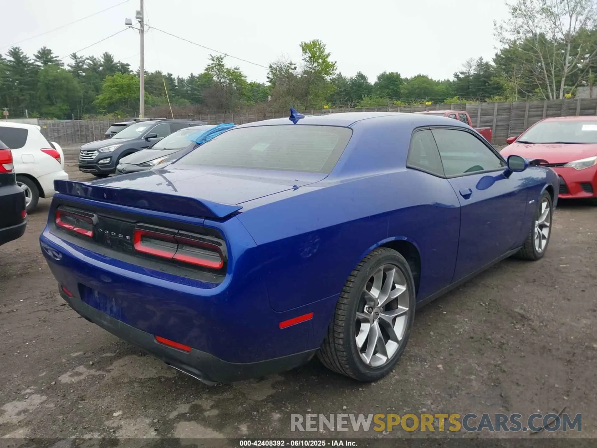 4 Photograph of a damaged car 2C3CDZBT7KH751984 DODGE CHALLENGER 2019