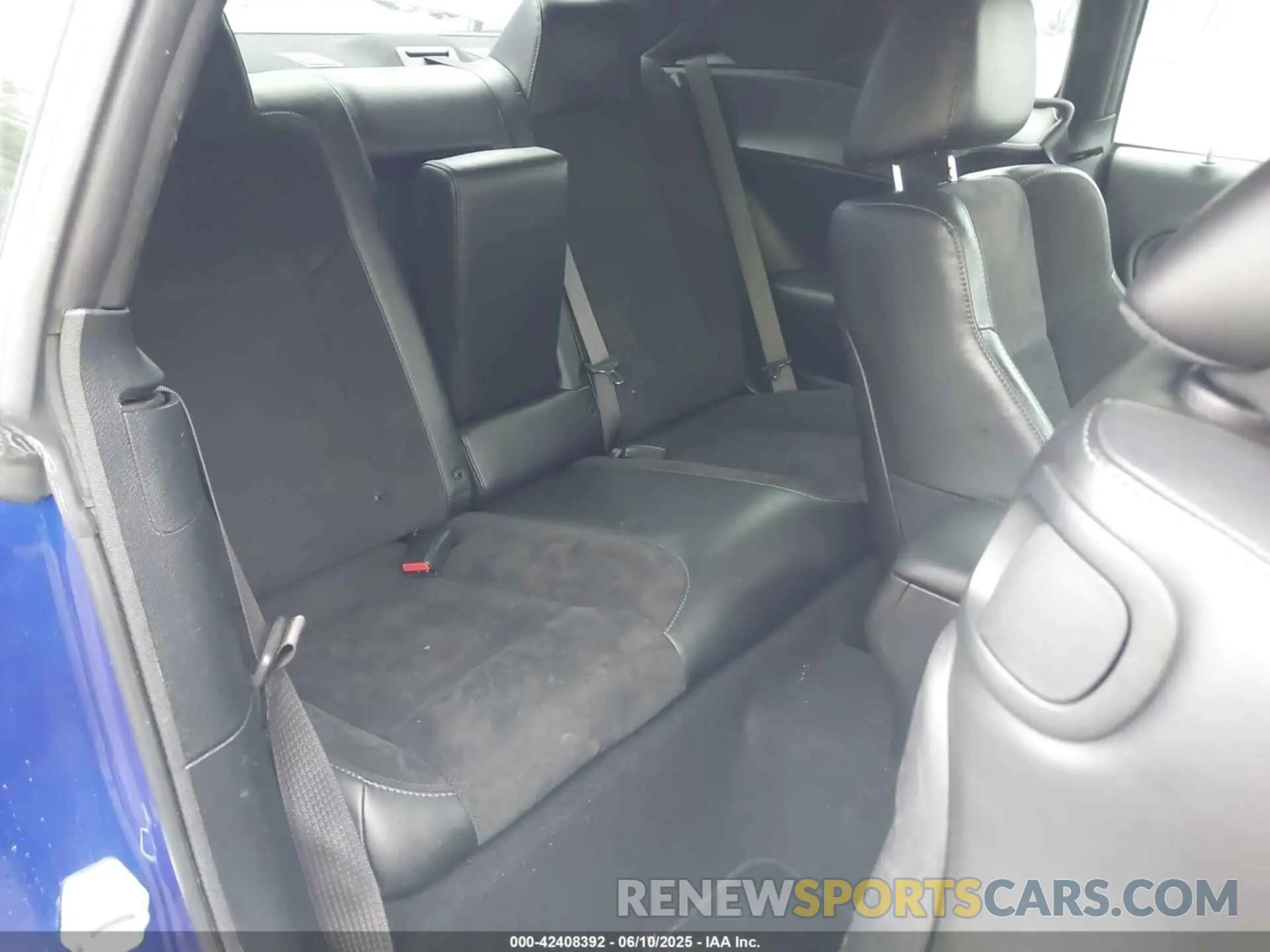8 Photograph of a damaged car 2C3CDZBT7KH751984 DODGE CHALLENGER 2019