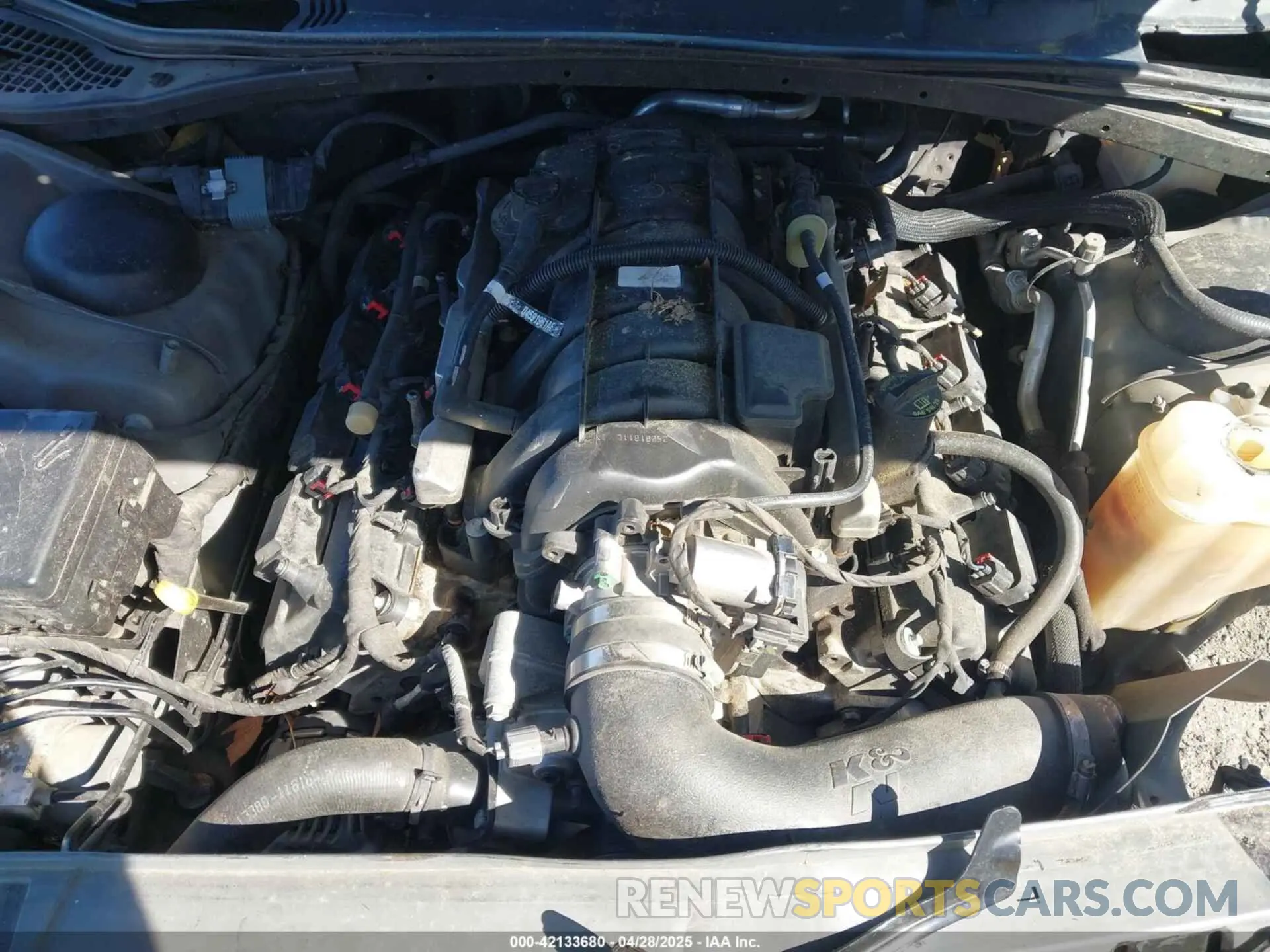 10 Photograph of a damaged car 2C3CDZBT8KH570991 DODGE CHALLENGER 2019
