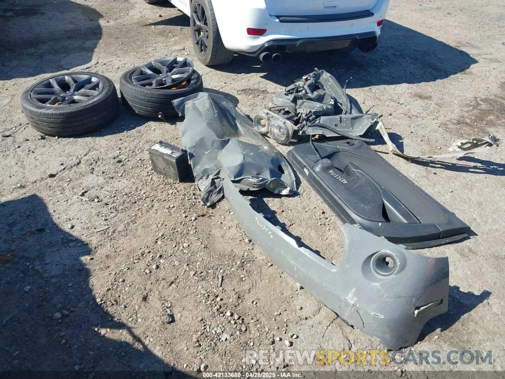 11 Photograph of a damaged car 2C3CDZBT8KH570991 DODGE CHALLENGER 2019