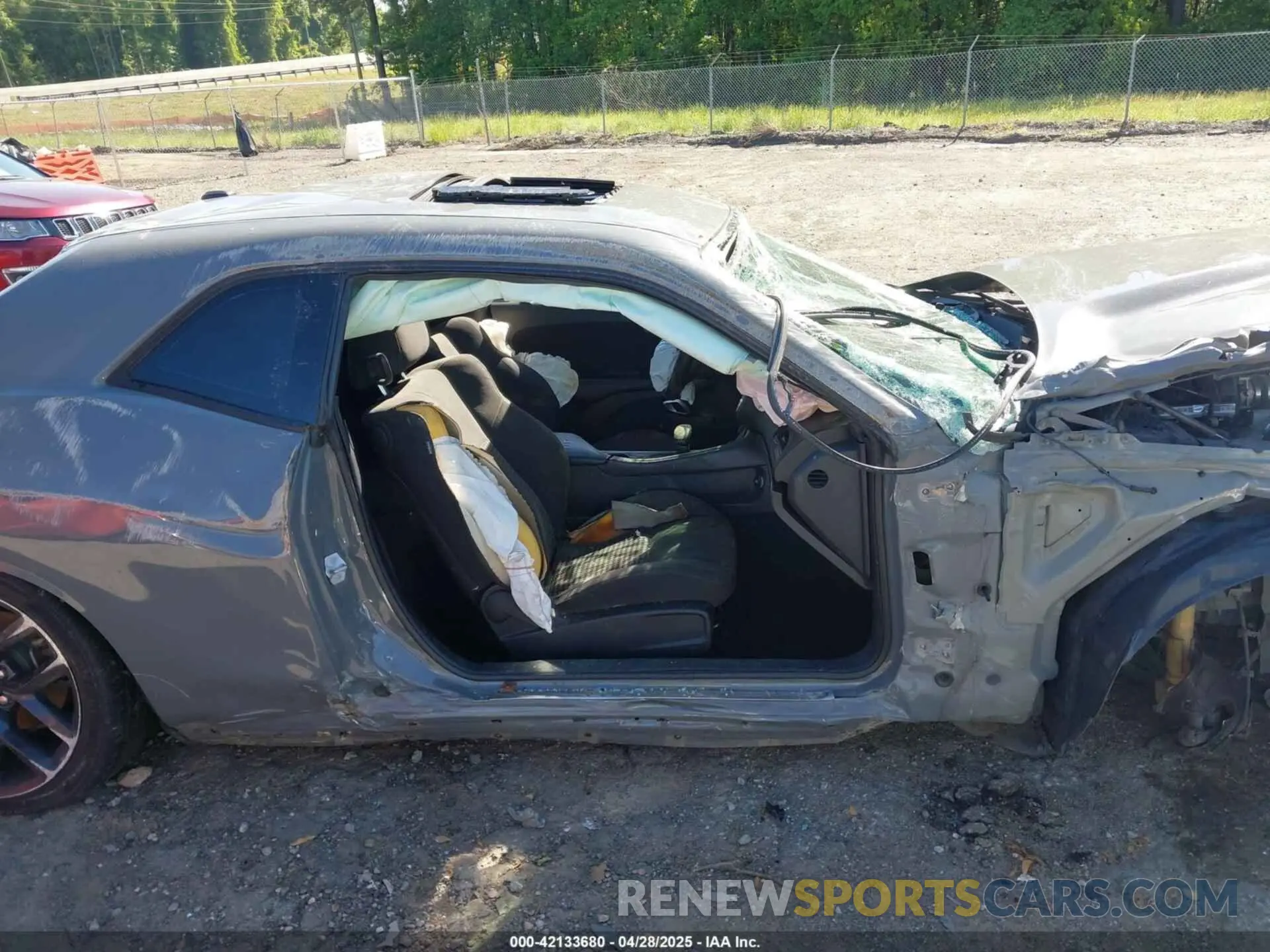 13 Photograph of a damaged car 2C3CDZBT8KH570991 DODGE CHALLENGER 2019