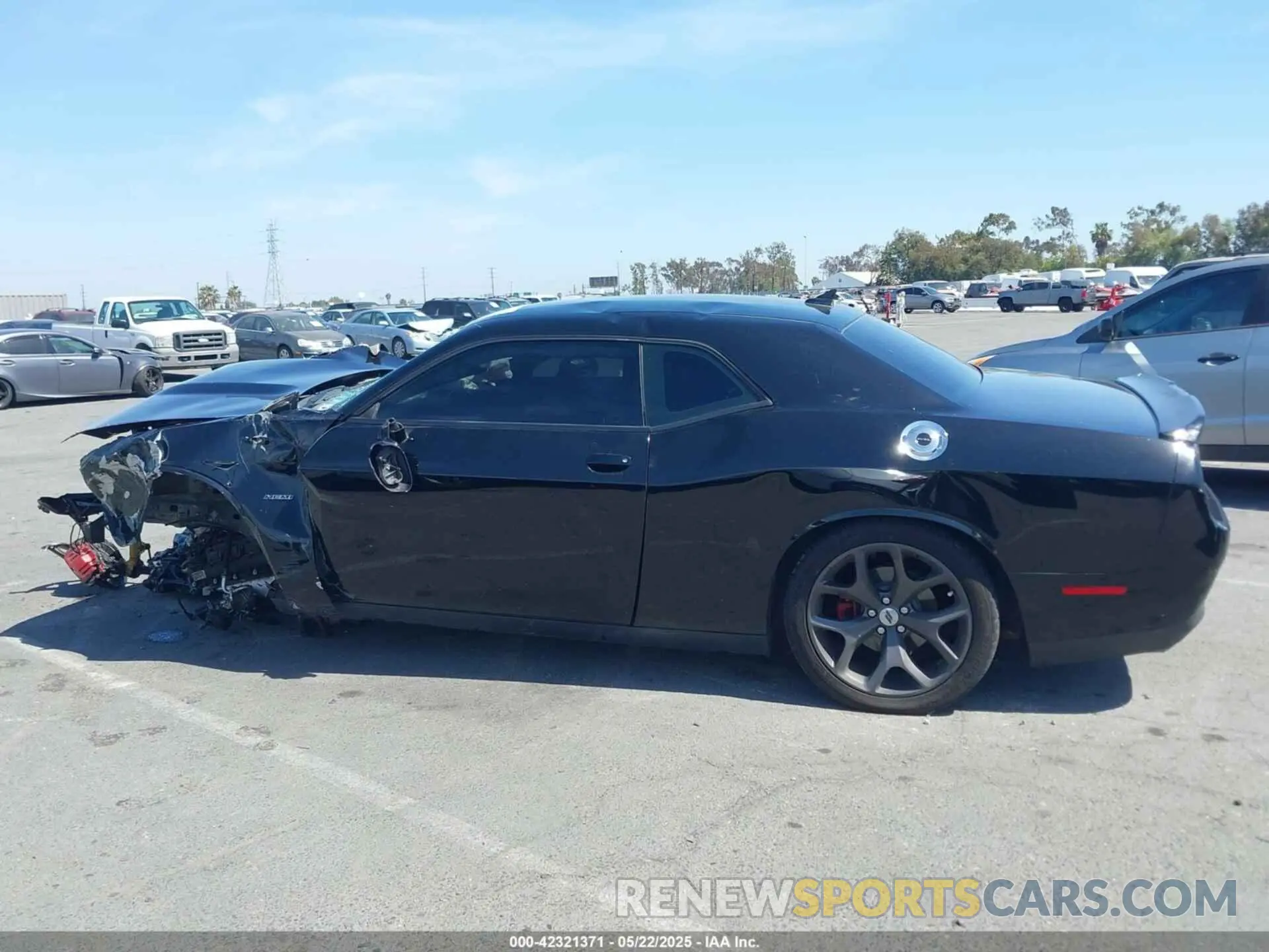 15 Photograph of a damaged car 2C3CDZBT8KH574054 DODGE CHALLENGER 2019