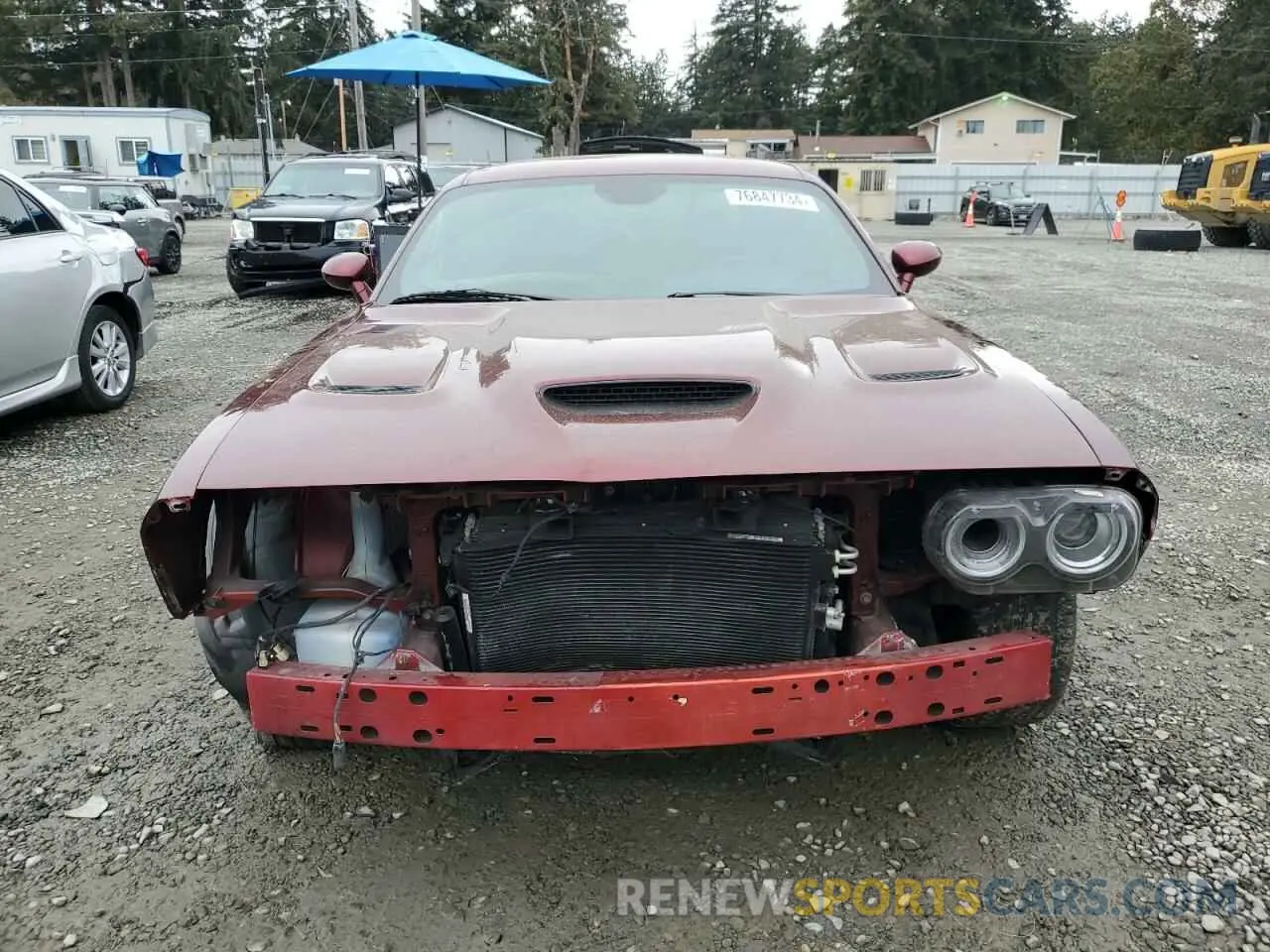 5 Photograph of a damaged car 2C3CDZBT8KH659542 DODGE CHALLENGER 2019