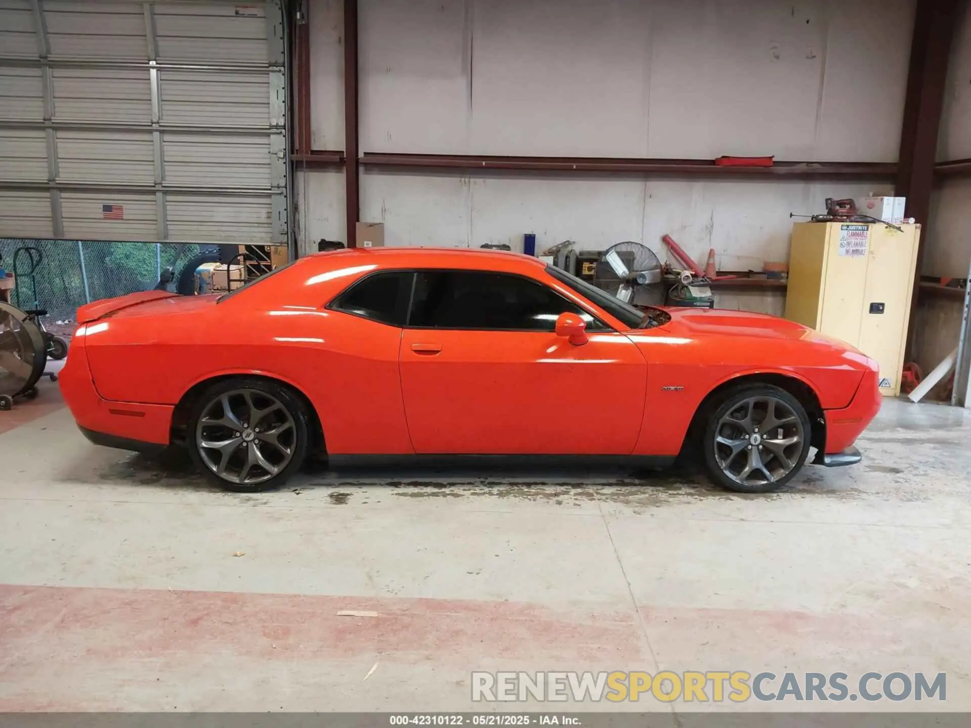 13 Photograph of a damaged car 2C3CDZBT9KH627697 DODGE CHALLENGER 2019