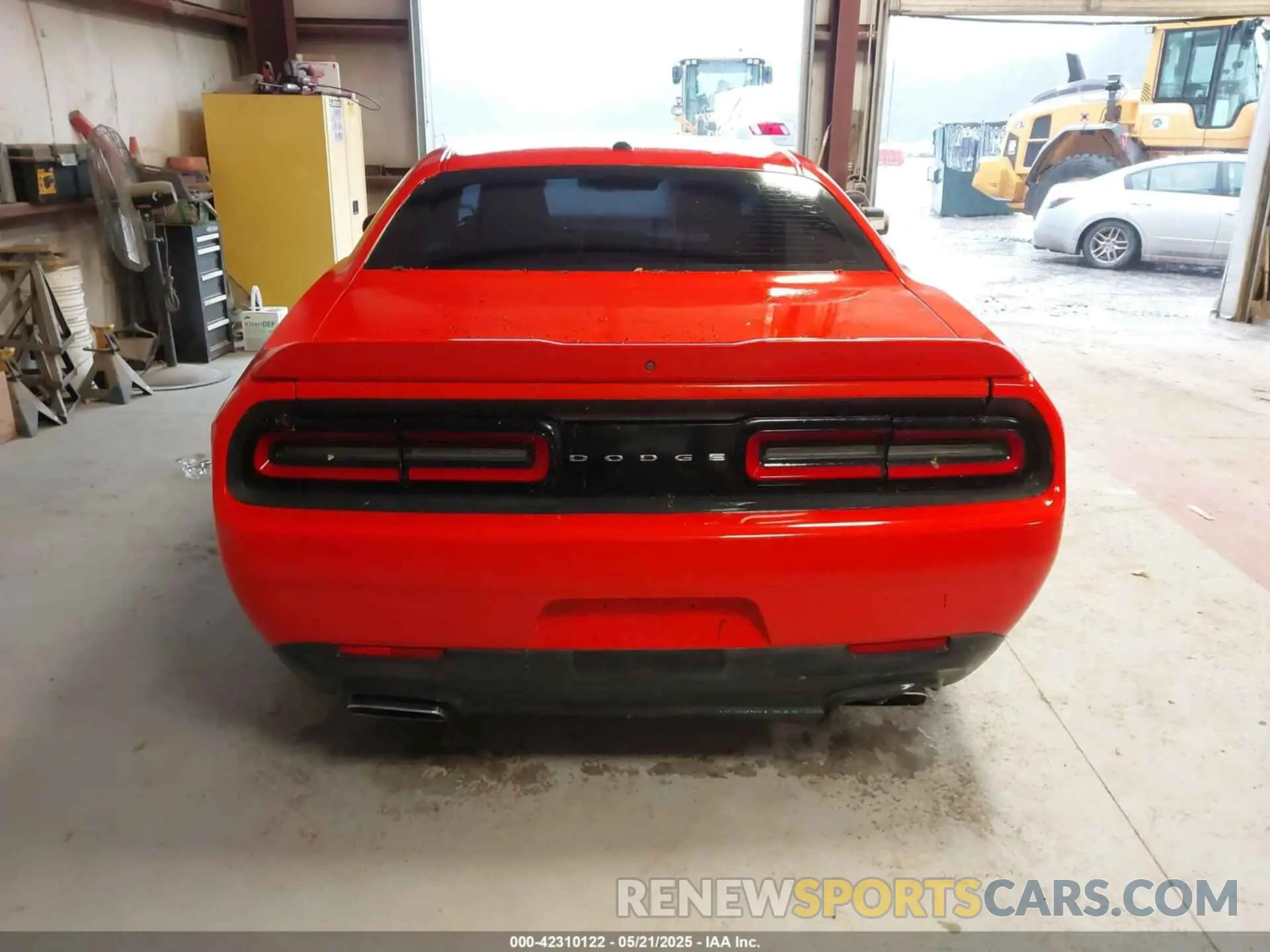 16 Photograph of a damaged car 2C3CDZBT9KH627697 DODGE CHALLENGER 2019