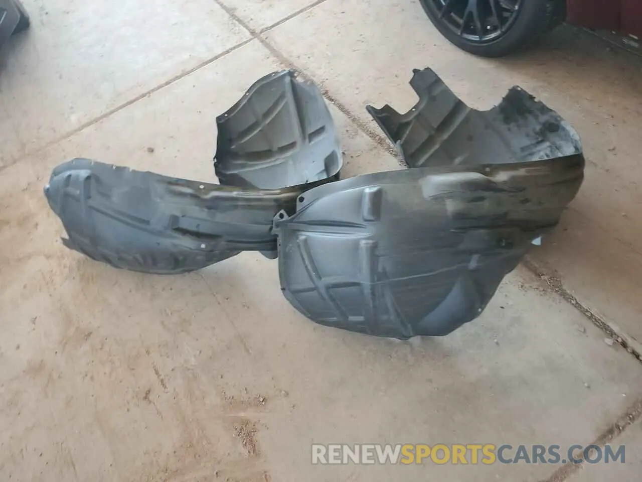 12 Photograph of a damaged car 2C3CDZBTXKH583144 DODGE CHALLENGER 2019