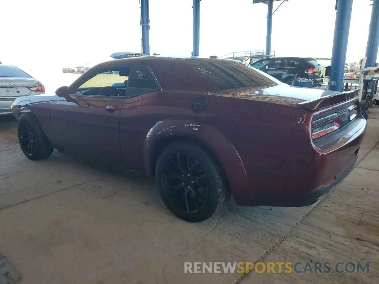 2 Photograph of a damaged car 2C3CDZBTXKH583144 DODGE CHALLENGER 2019