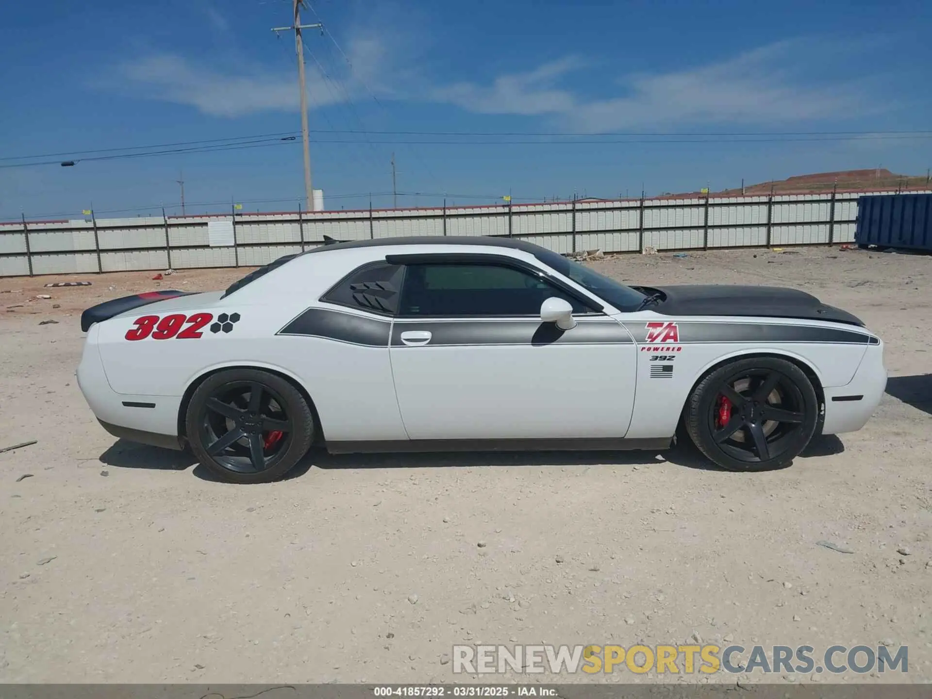 12 Photograph of a damaged car 2C3CDZFJ1KH546489 DODGE CHALLENGER 2019