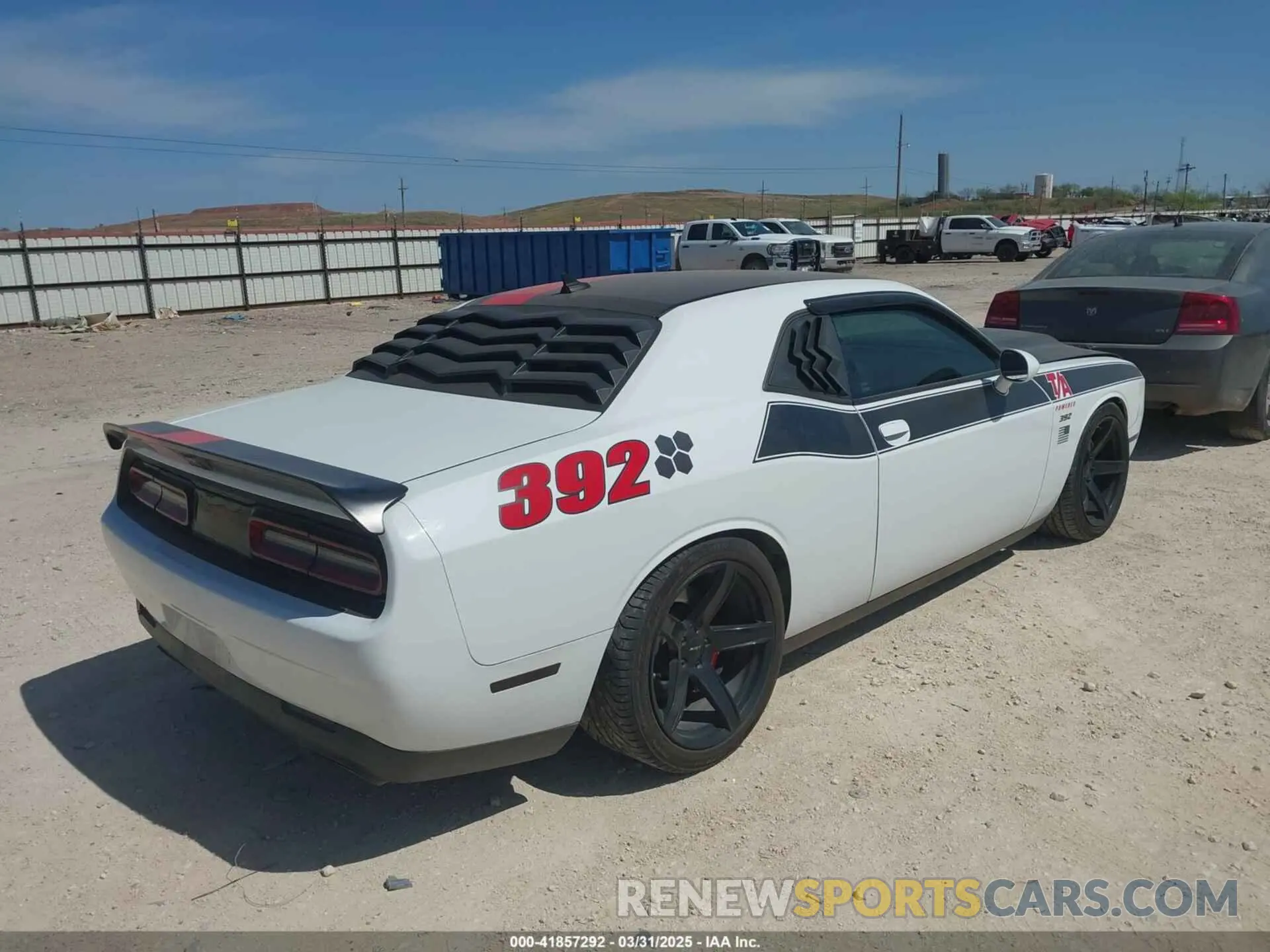 4 Photograph of a damaged car 2C3CDZFJ1KH546489 DODGE CHALLENGER 2019