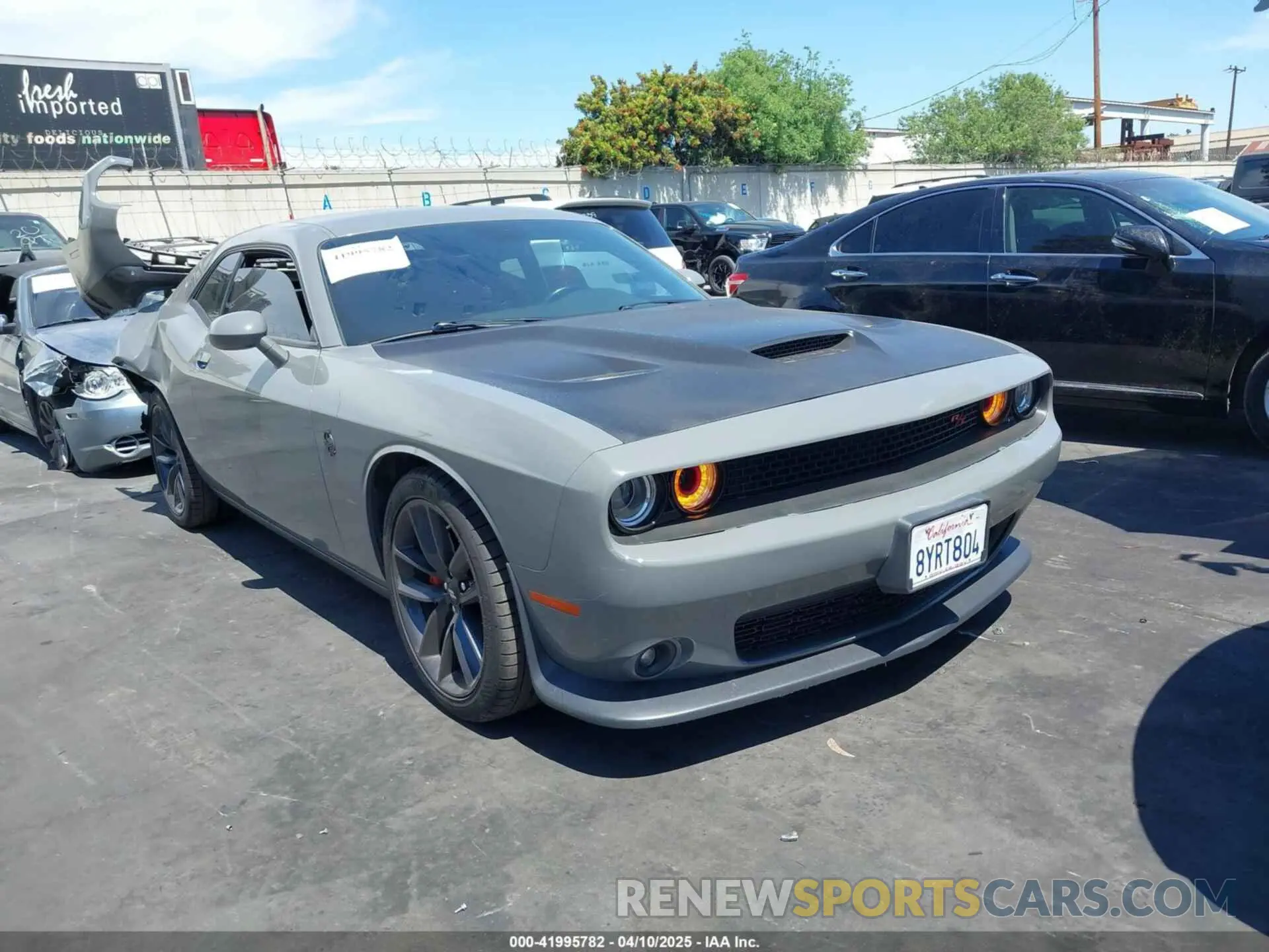 1 Photograph of a damaged car 2C3CDZFJ1KH701963 DODGE CHALLENGER 2019