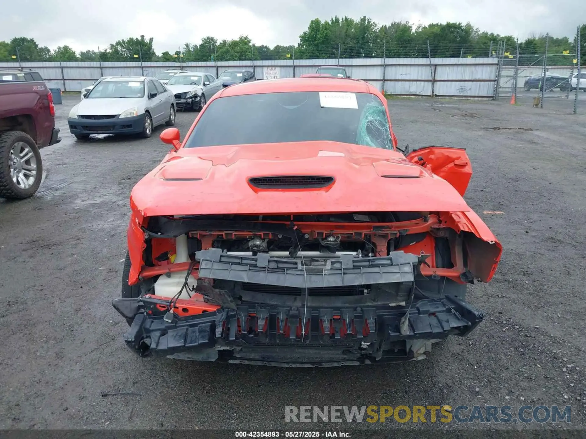 13 Photograph of a damaged car 2C3CDZFJ2KH586810 DODGE CHALLENGER 2019