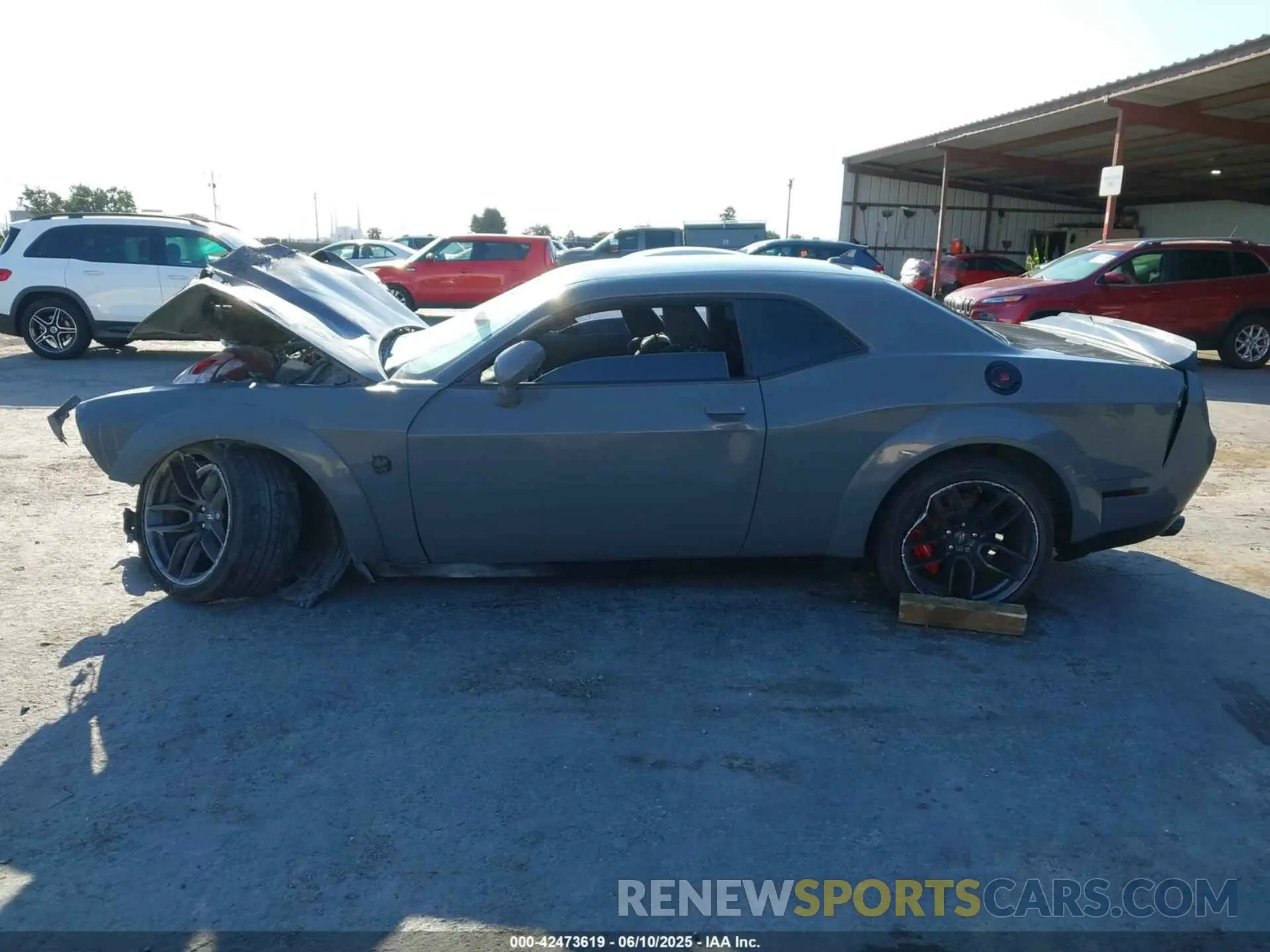 14 Photograph of a damaged car 2C3CDZFJ2KH716620 DODGE CHALLENGER 2019
