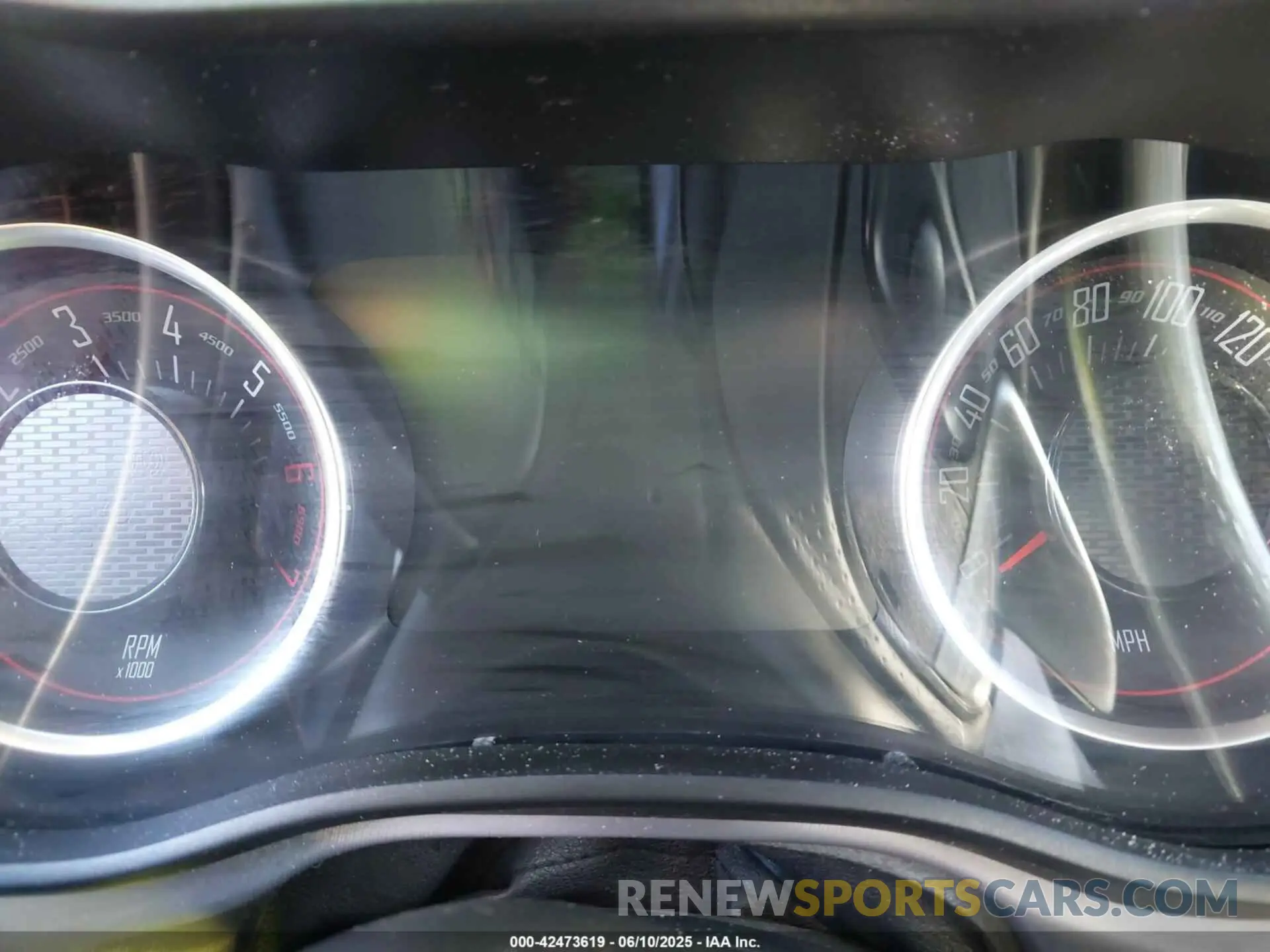 15 Photograph of a damaged car 2C3CDZFJ2KH716620 DODGE CHALLENGER 2019