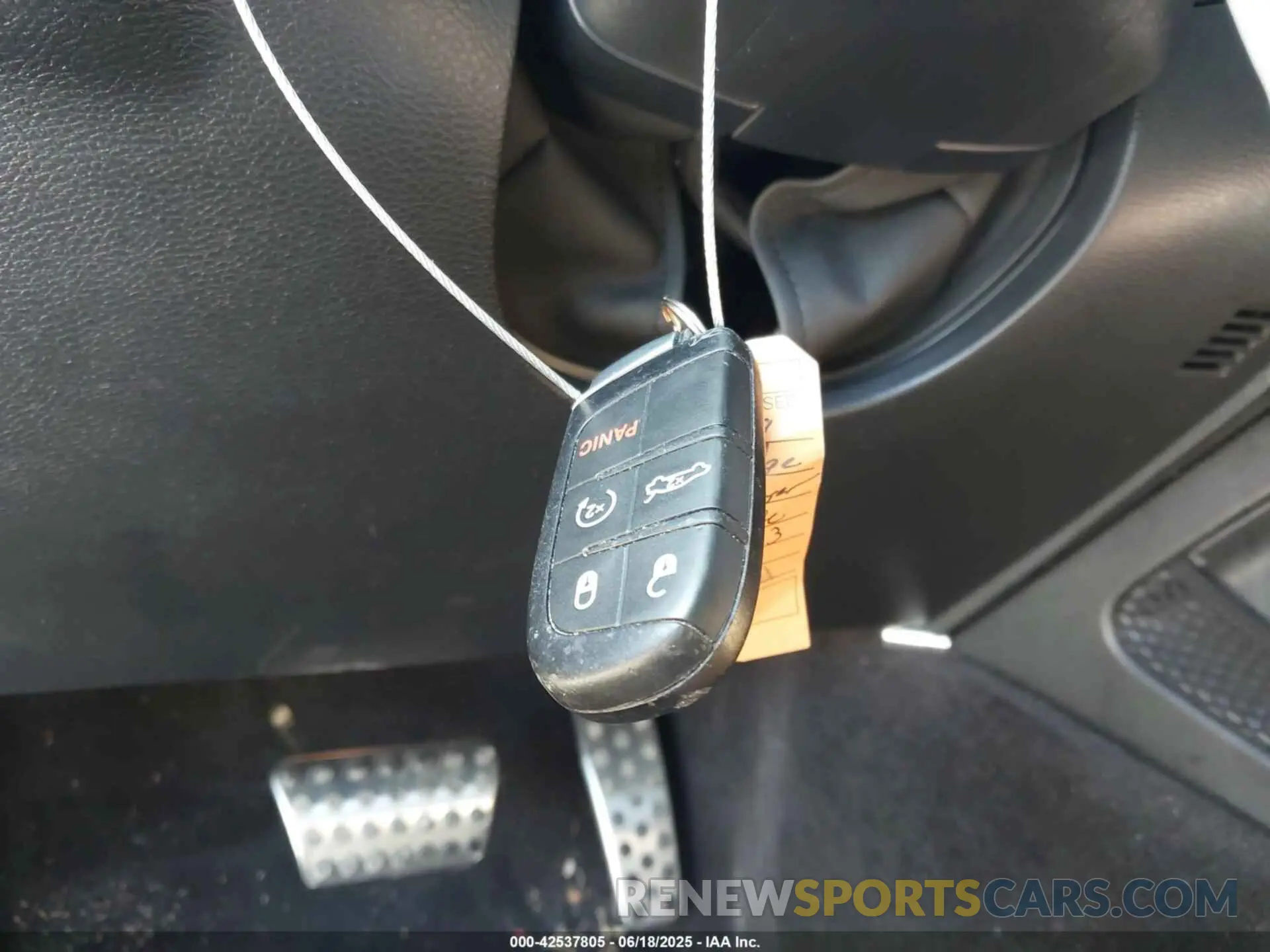 11 Photograph of a damaged car 2C3CDZFJ5KH529257 DODGE CHALLENGER 2019