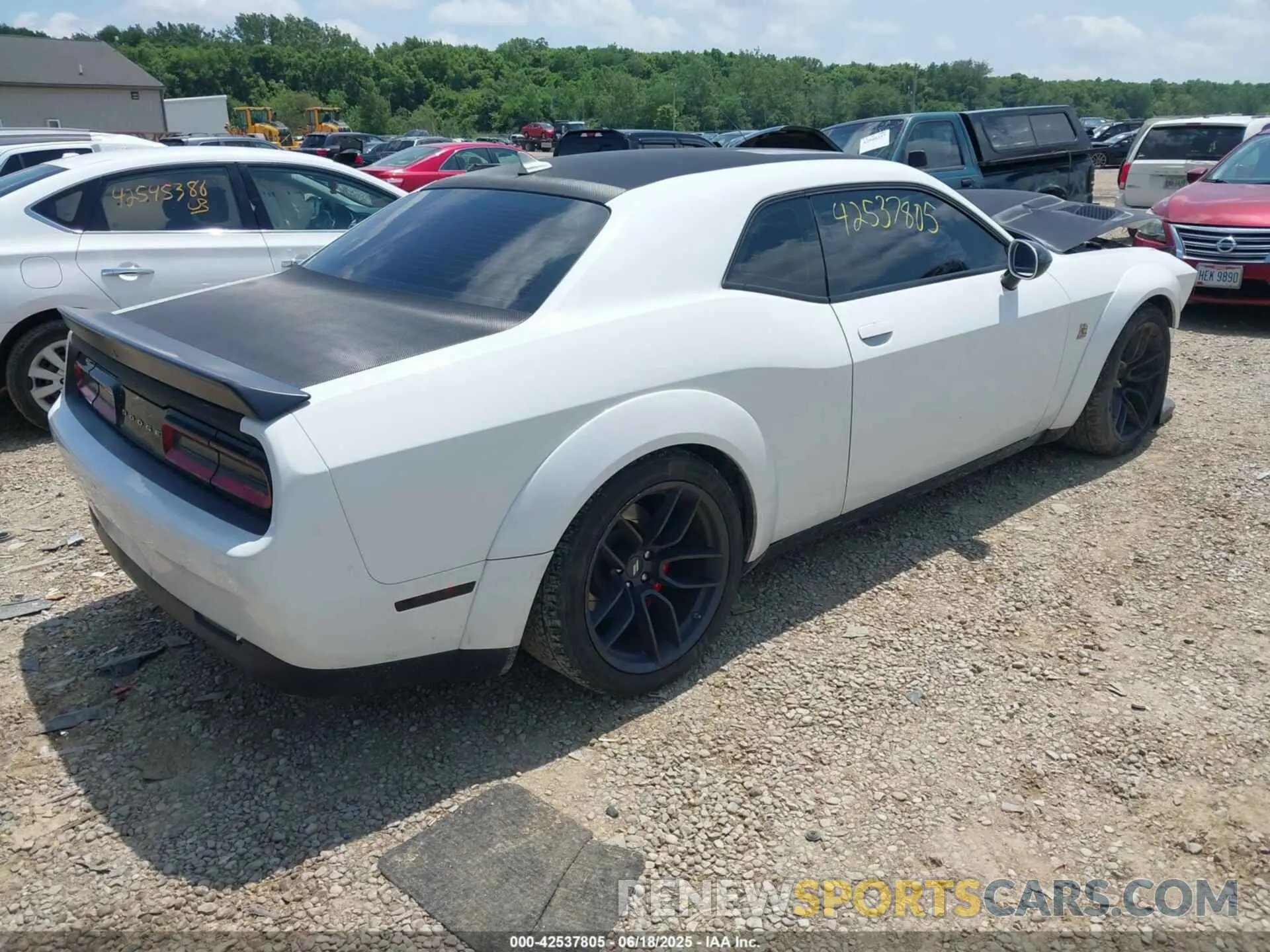4 Photograph of a damaged car 2C3CDZFJ5KH529257 DODGE CHALLENGER 2019