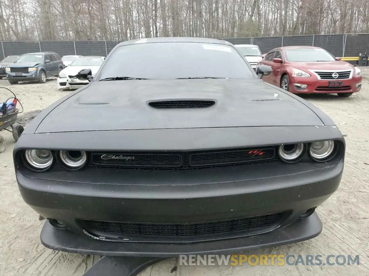 5 Photograph of a damaged car 2C3CDZFJ5KH724209 DODGE CHALLENGER 2019