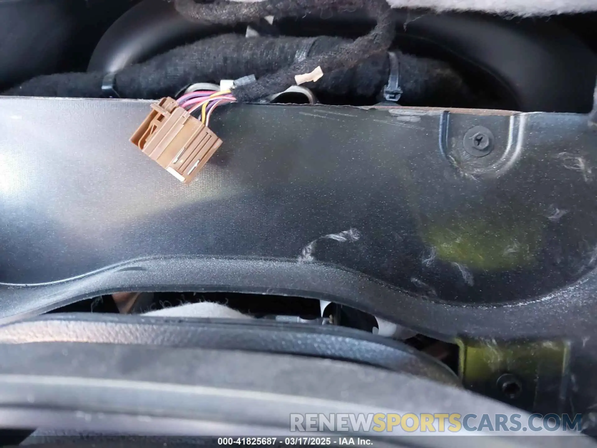 14 Photograph of a damaged car 2C3CDZFJ6KH737244 DODGE CHALLENGER 2019