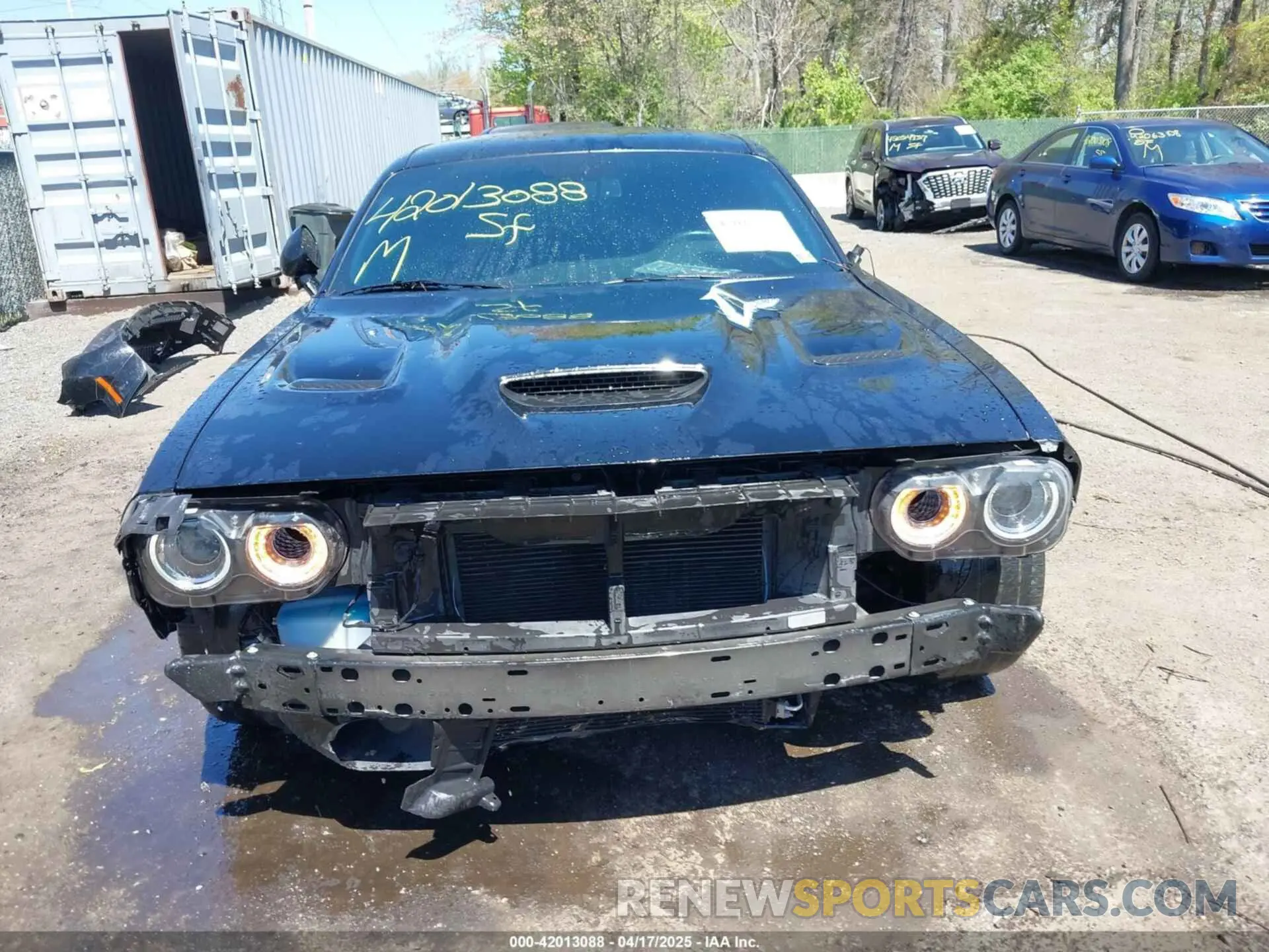 13 Photograph of a damaged car 2C3CDZFJXKH741068 DODGE CHALLENGER 2019