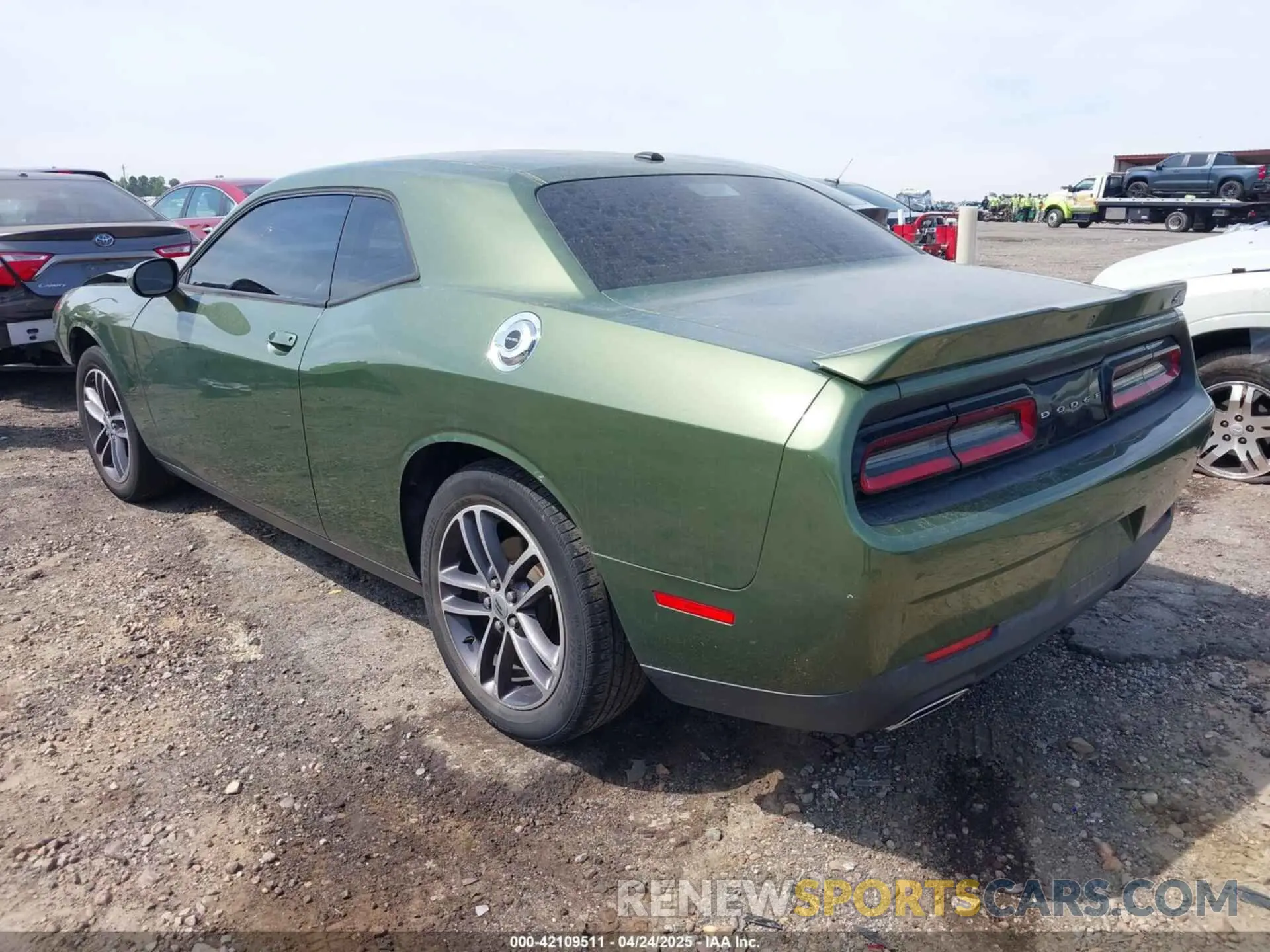 3 Photograph of a damaged car 2C3CDZGG0KH628040 DODGE CHALLENGER 2019