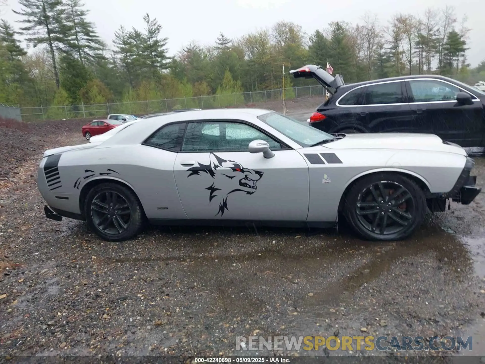 14 Photograph of a damaged car 2C3CDZGG9KH717332 DODGE CHALLENGER 2019