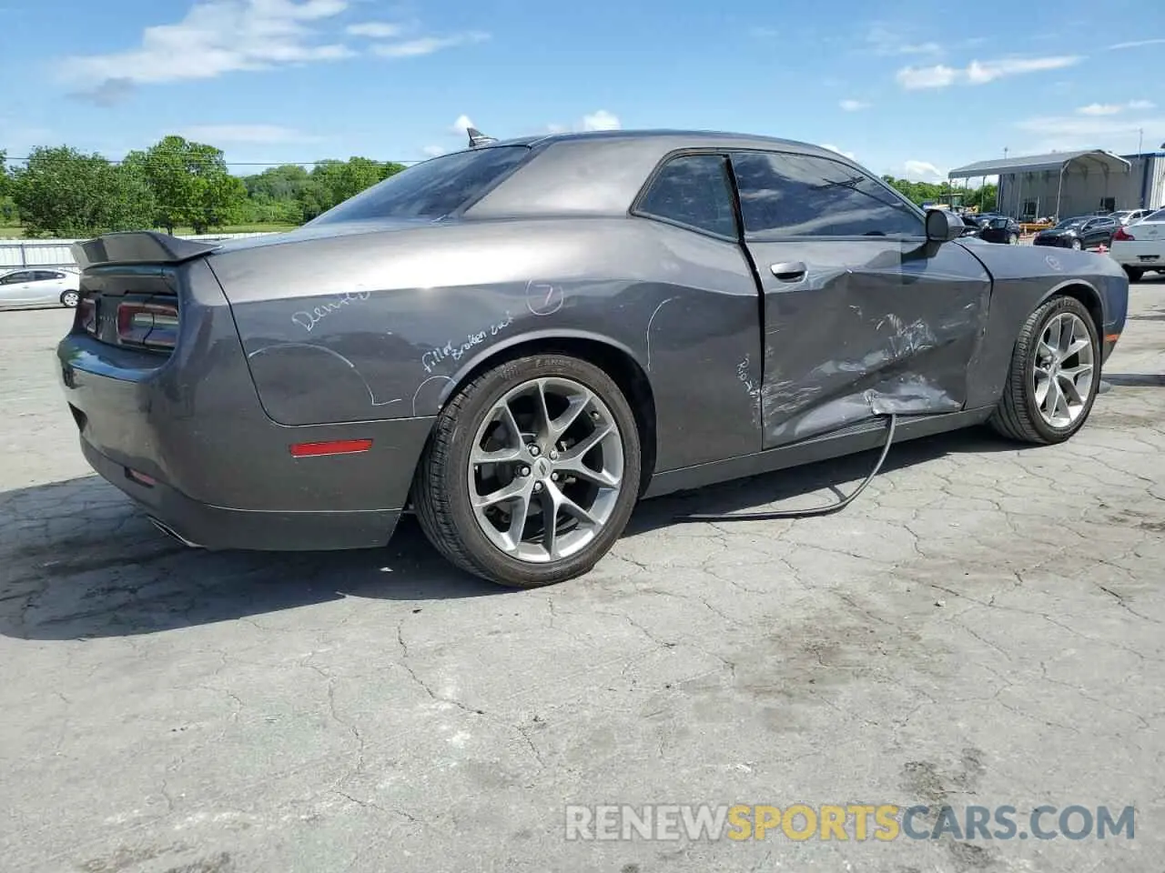 3 Photograph of a damaged car 2C3CDZJG2KH557643 DODGE CHALLENGER 2019