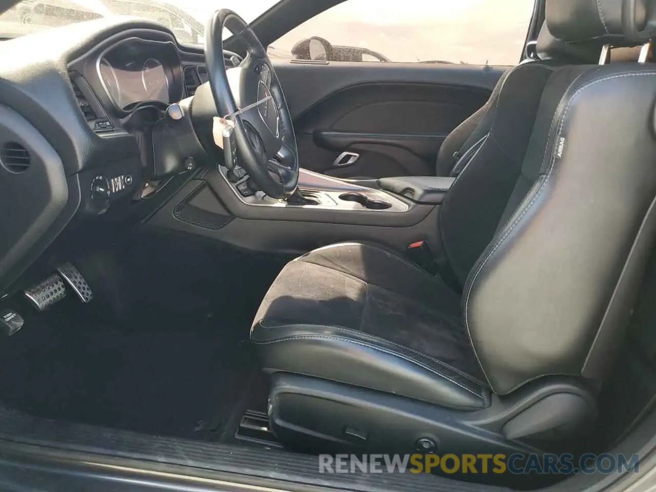 7 Photograph of a damaged car 2C3CDZJG2KH557643 DODGE CHALLENGER 2019
