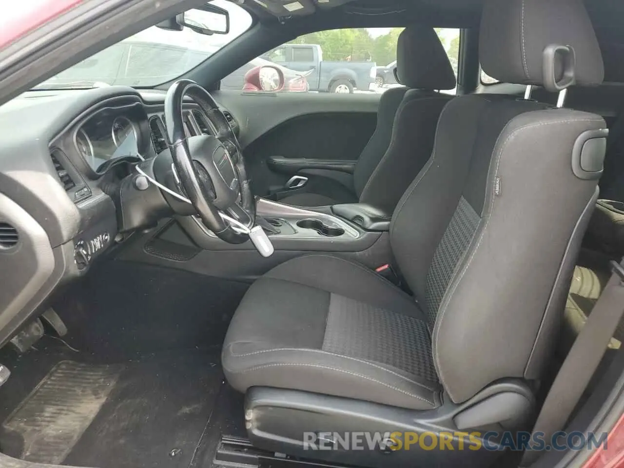 7 Photograph of a damaged car 2C3CDZJG5KH759487 DODGE CHALLENGER 2019