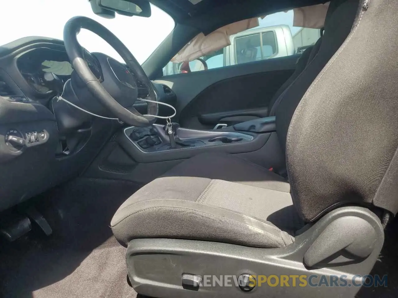 7 Photograph of a damaged car 2C3CDZJG6KH501642 DODGE CHALLENGER 2019