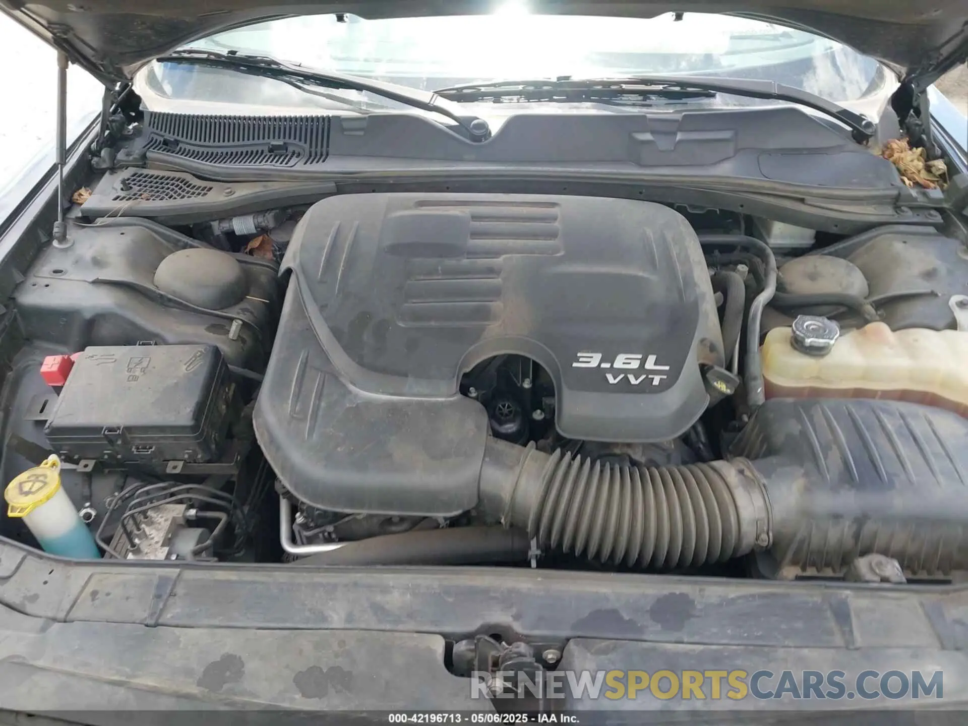 10 Photograph of a damaged car 2C3CDZJG7KH747793 DODGE CHALLENGER 2019