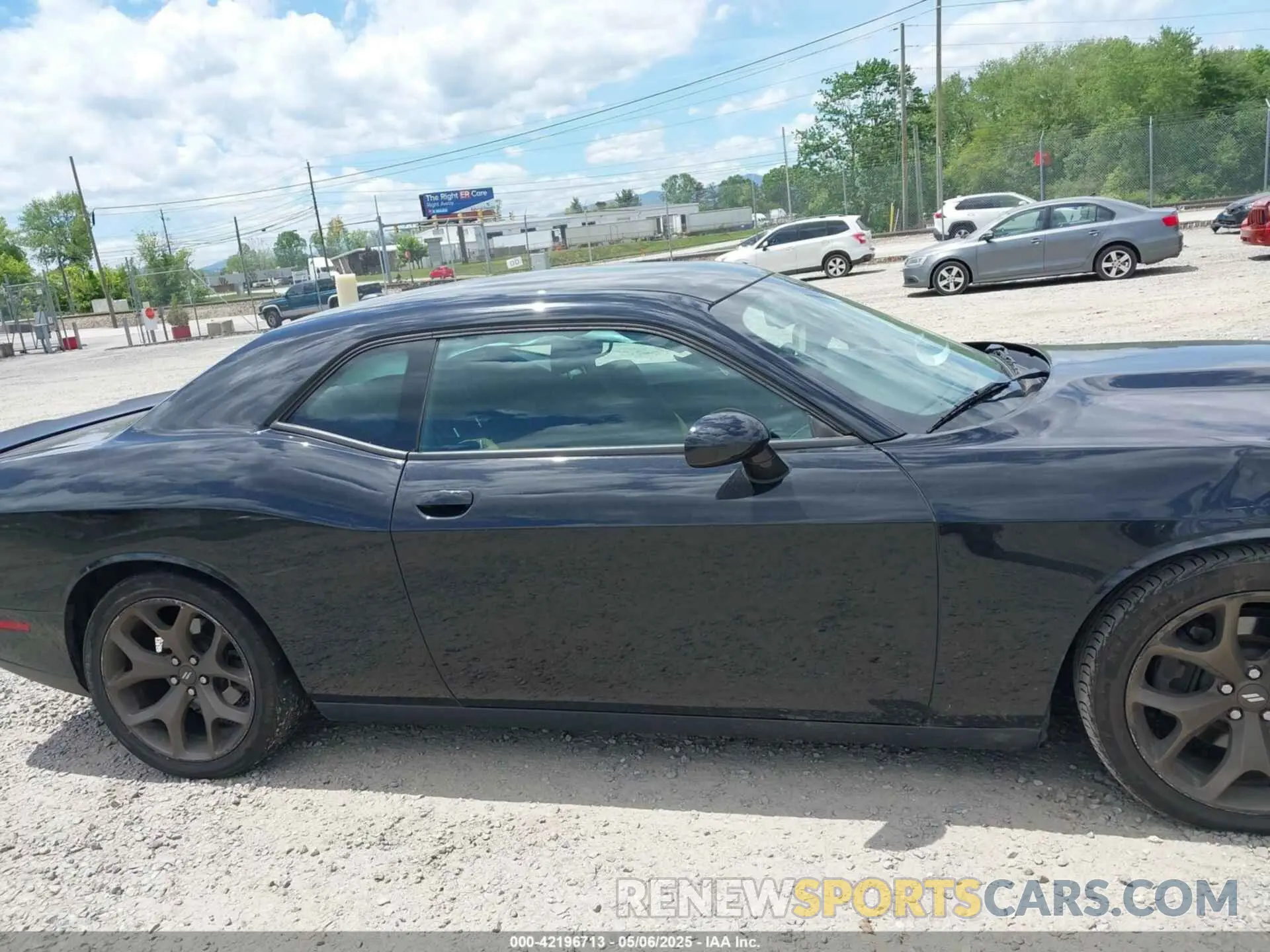 13 Photograph of a damaged car 2C3CDZJG7KH747793 DODGE CHALLENGER 2019