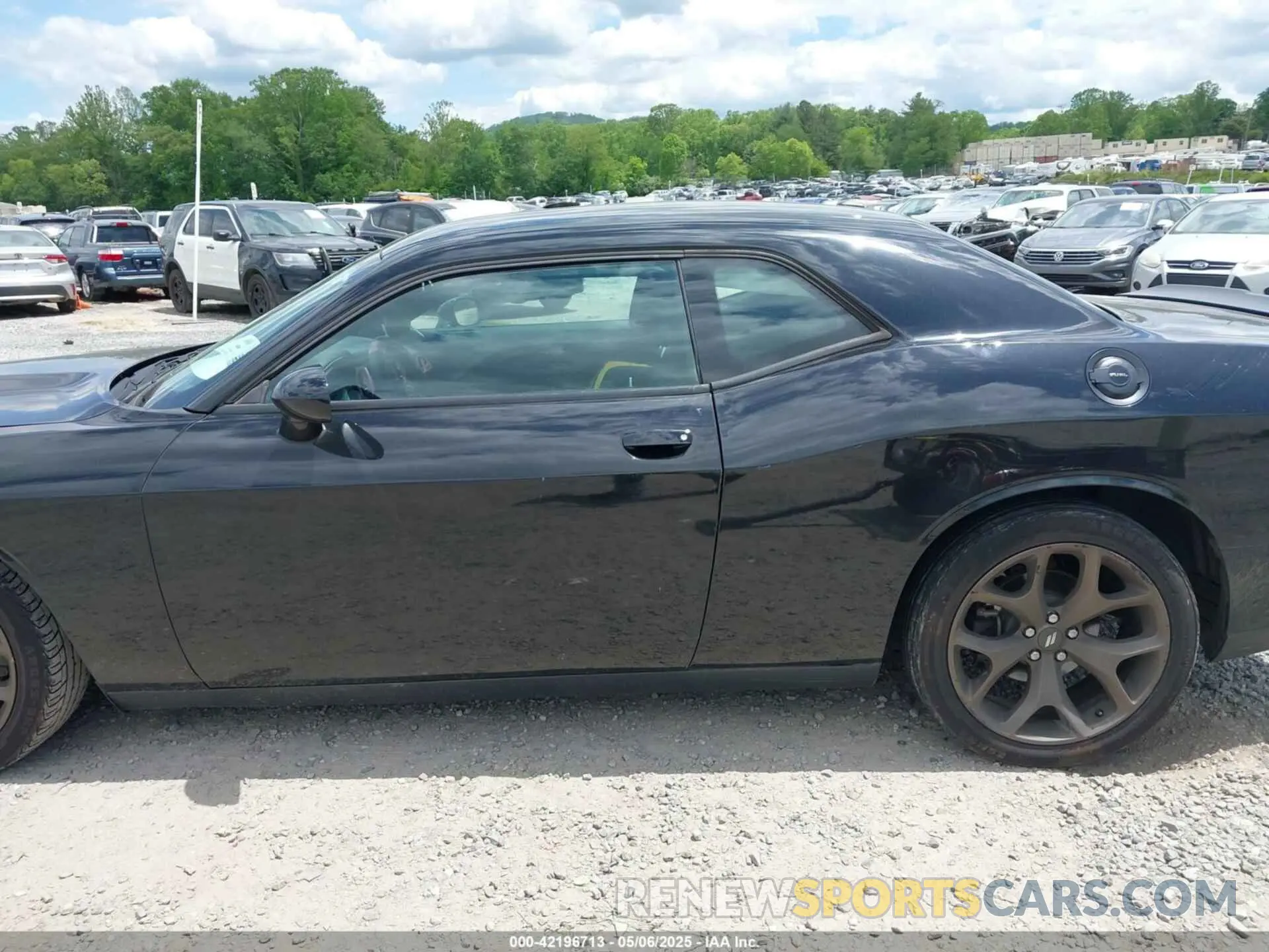 14 Photograph of a damaged car 2C3CDZJG7KH747793 DODGE CHALLENGER 2019