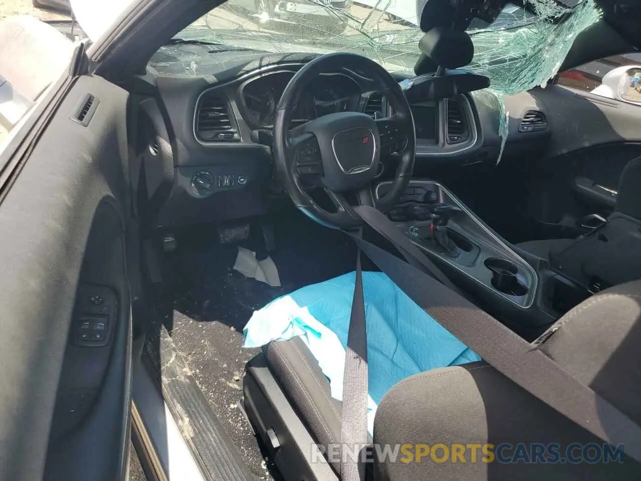 8 Photograph of a damaged car 2C3CDZJGXKH737291 DODGE CHALLENGER 2019