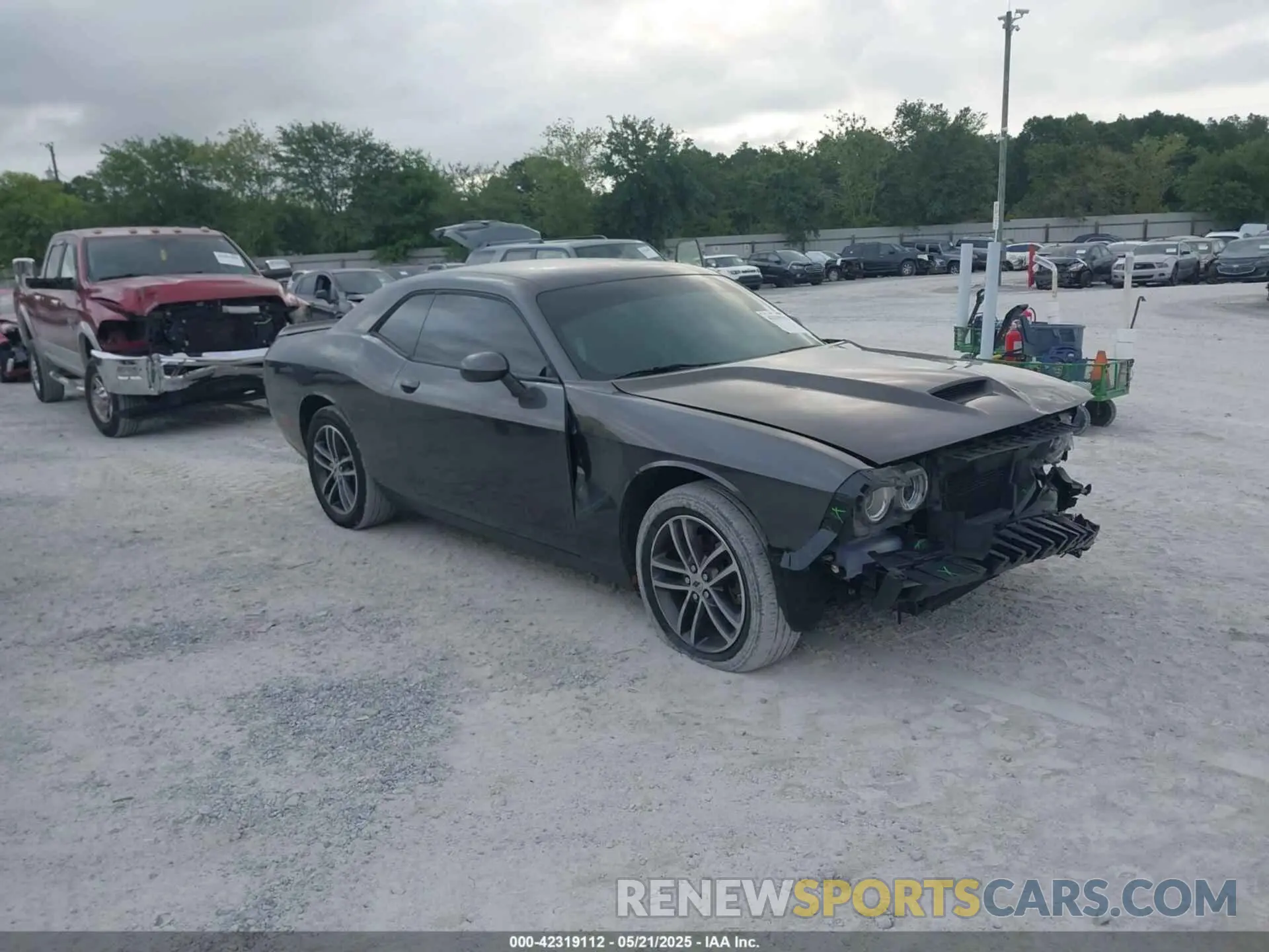 1 Photograph of a damaged car 2C3CDZKG3KH677871 DODGE CHALLENGER 2019
