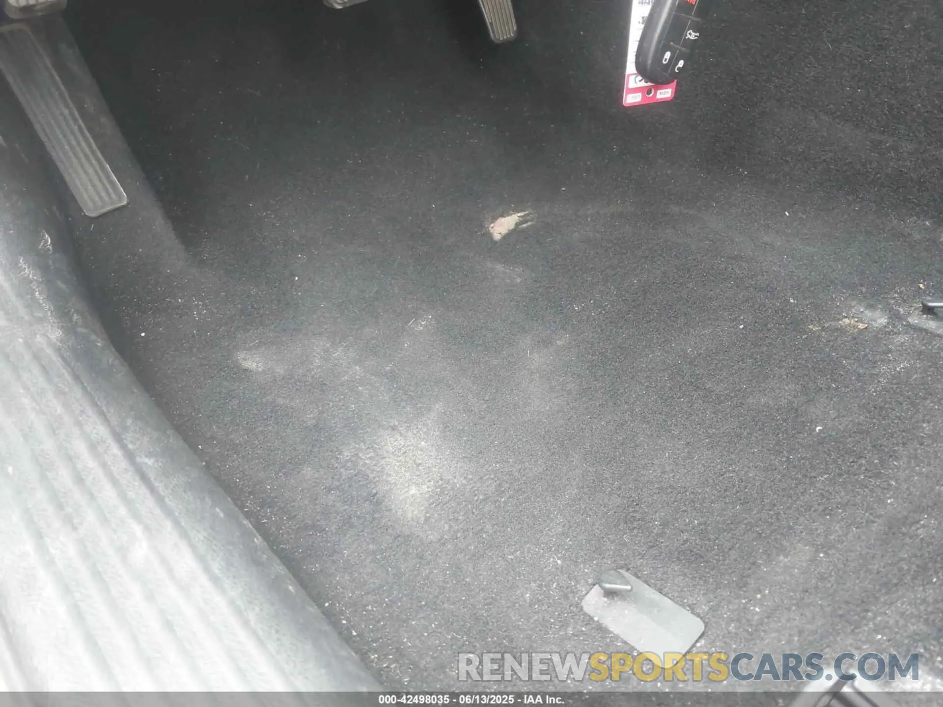 10 Photograph of a damaged car 2C3CDZAG0LH219062 DODGE CHALLENGER 2020