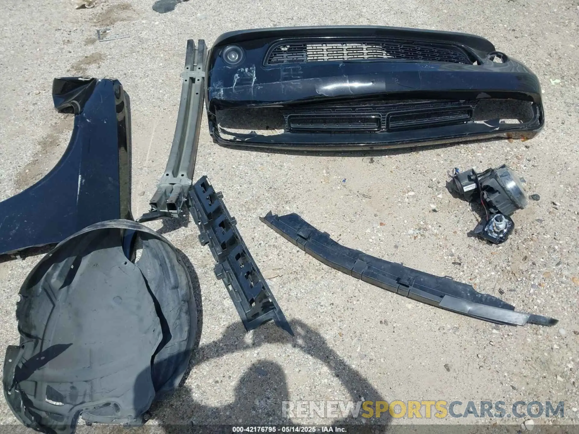 12 Photograph of a damaged car 2C3CDZAG1LH250837 DODGE CHALLENGER 2020